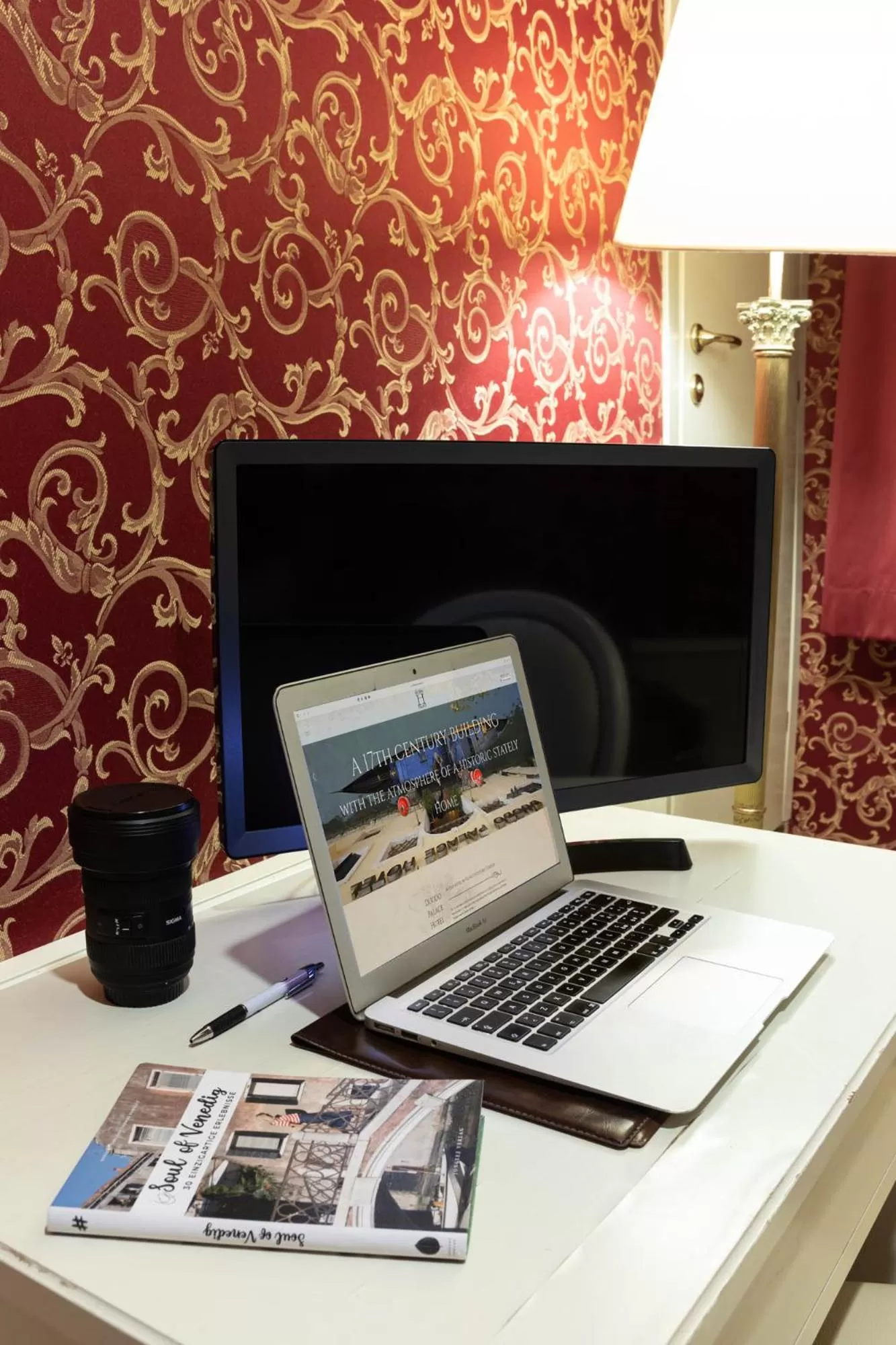 TV and multimedia in Duodo Palace Hotel