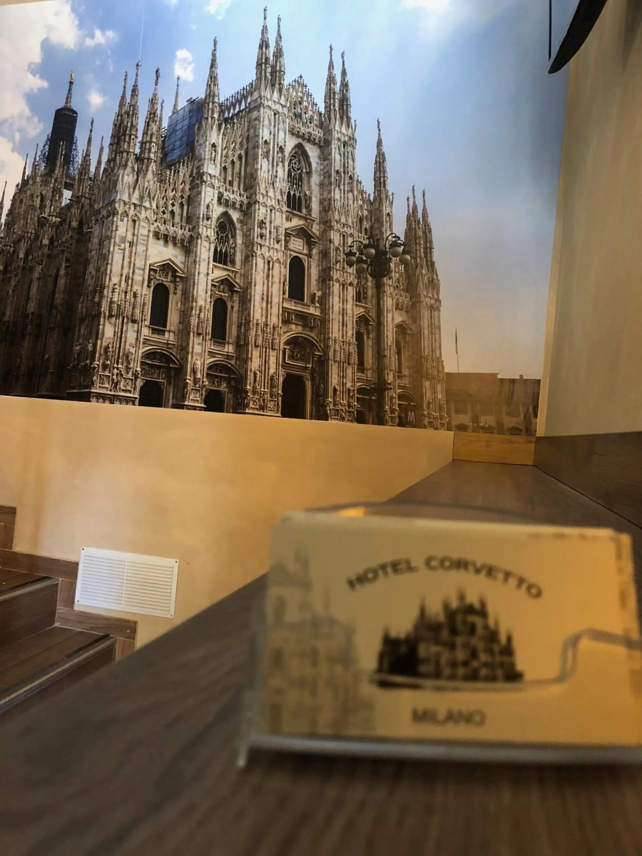 Text overlay in Albergo Corvetto Corso Lodi