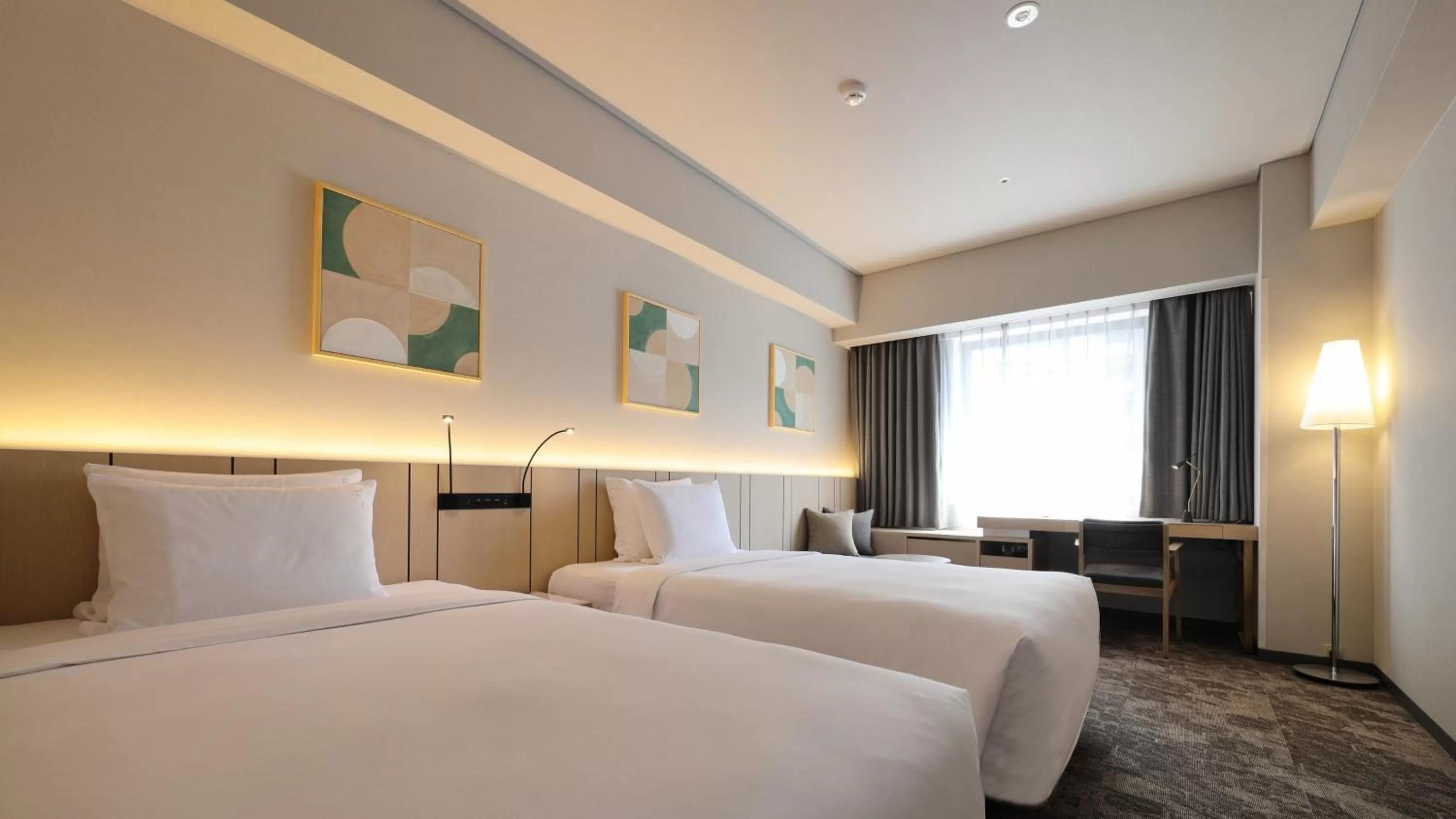 Photo of the whole room, Bed in ANA Holiday Inn Sendai by IHG
