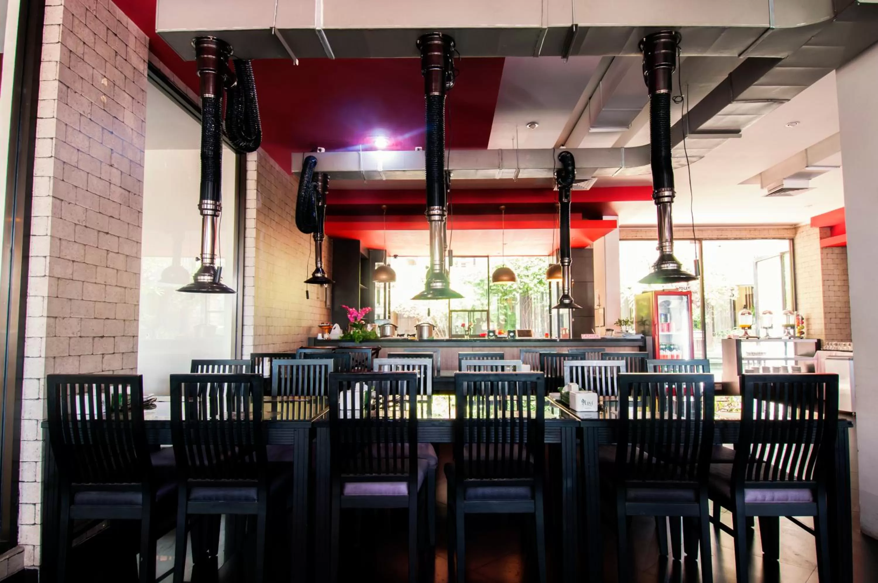 Restaurant/places to eat in 100 Sunset Kuta Hotel & Ballroom