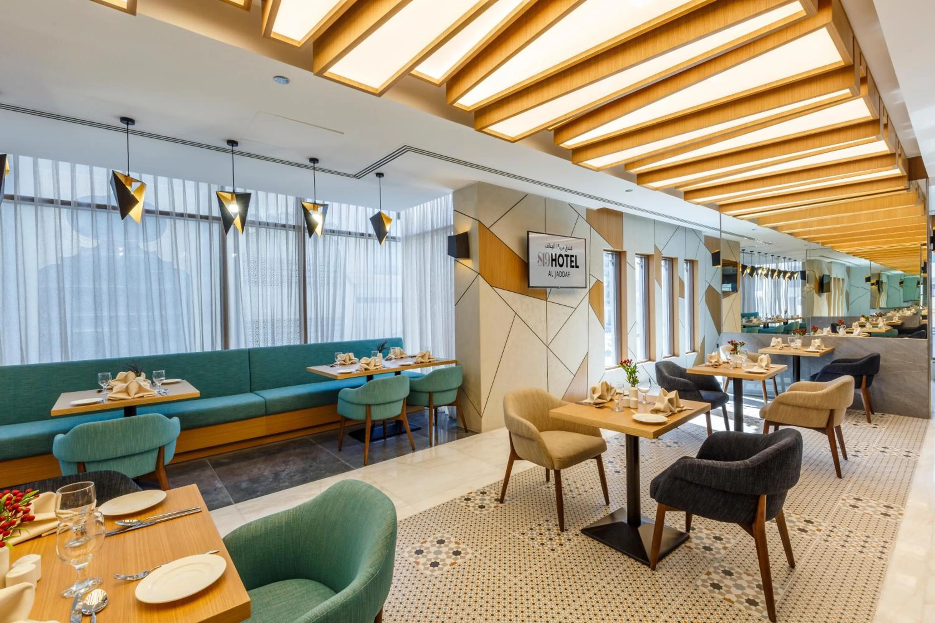 Restaurant/places to eat in S19 Hotel-Al Jaddaf Metro Station