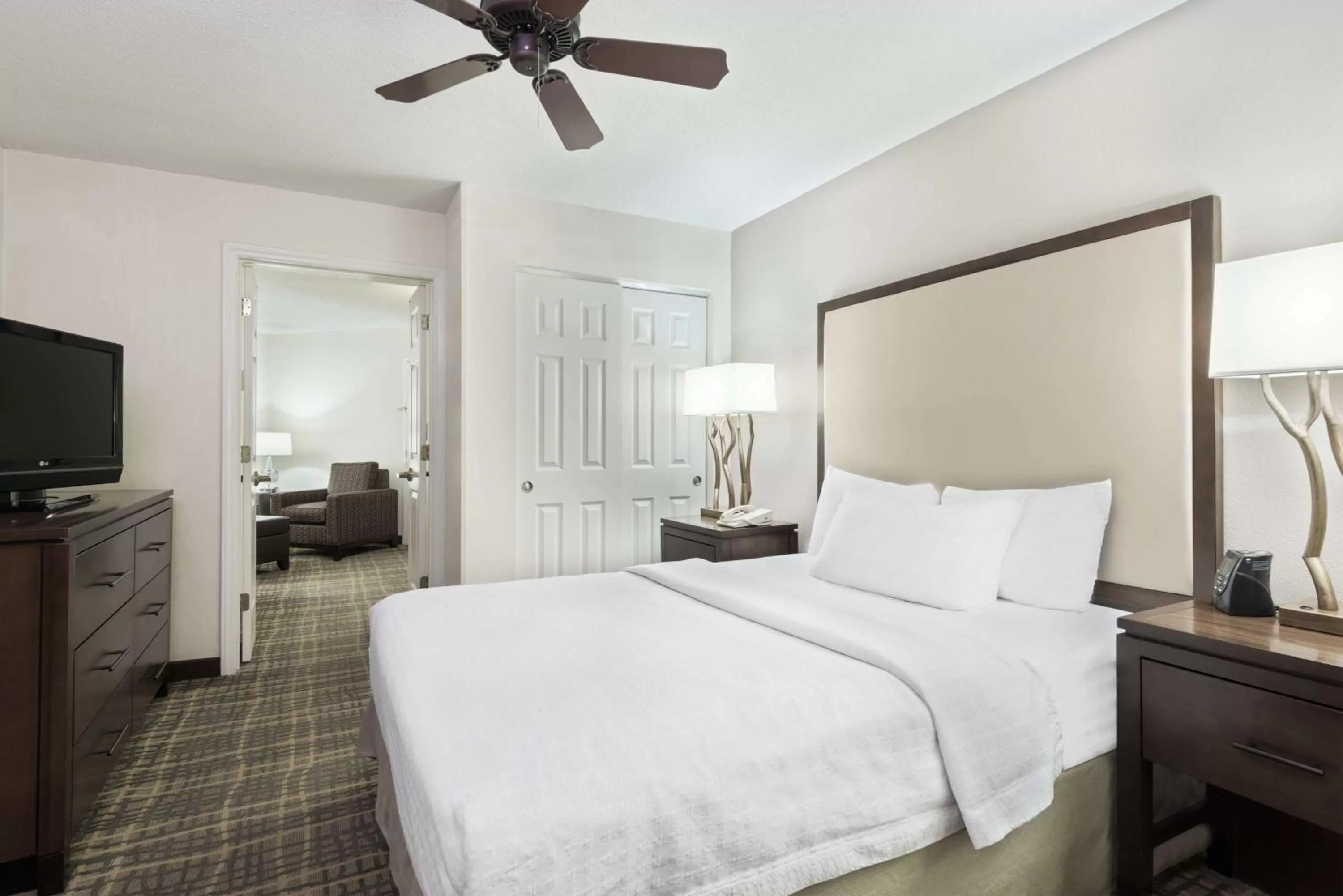 Living room, Bed in Homewood Suites by Hilton Raleigh/Crabtree Valley