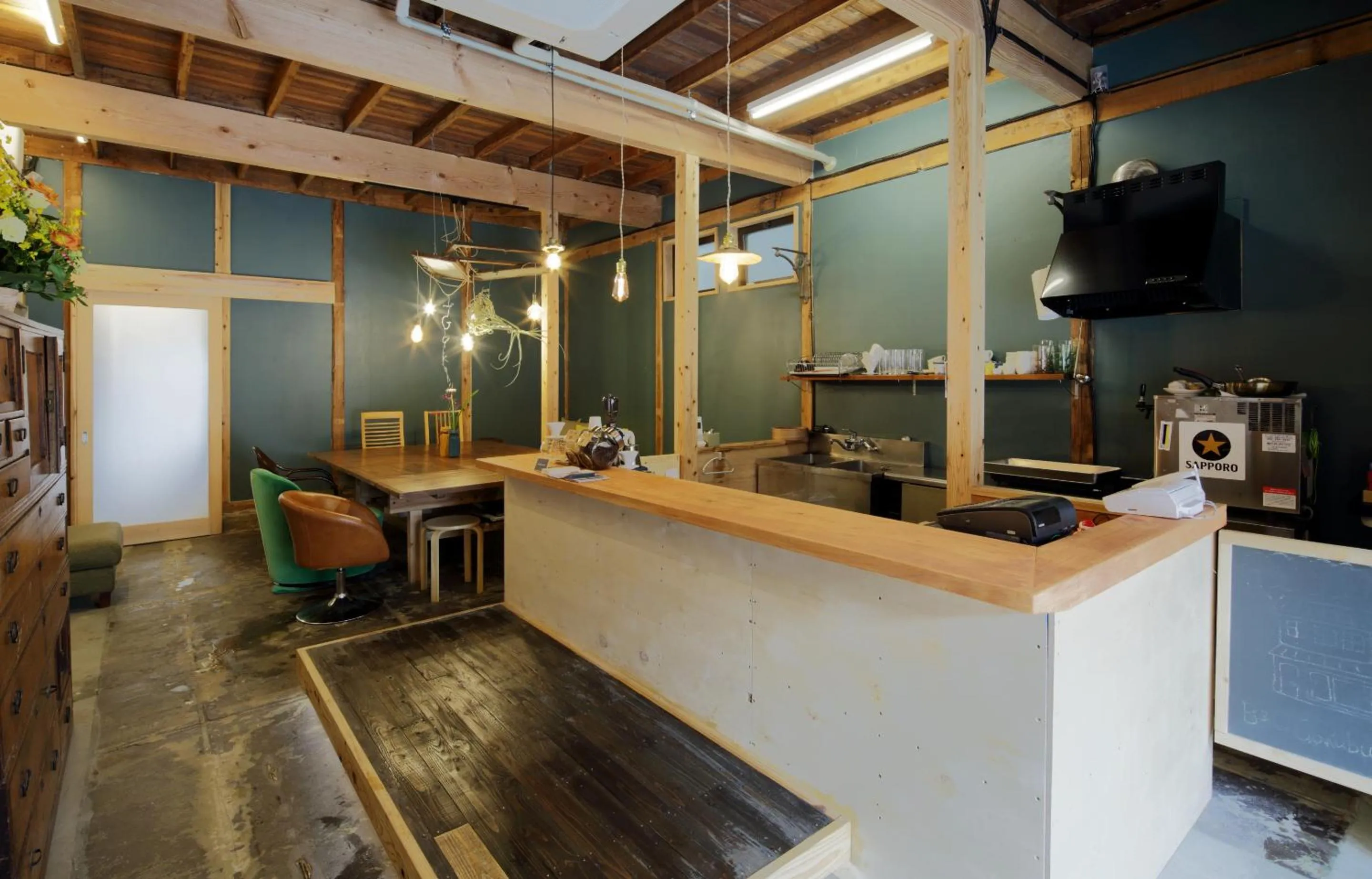 Communal lounge/ TV room in Fukuoka Guesthouse HIVE