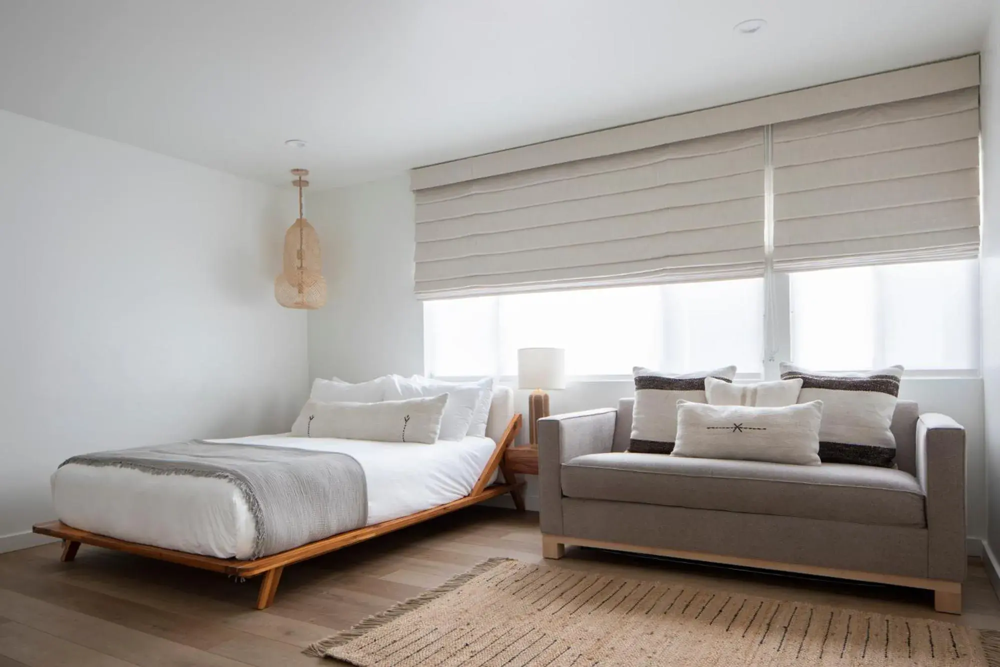 Deluxe Queen Room in The Pearl Hotel Deluxe Queen Room in The Pearl Hotel