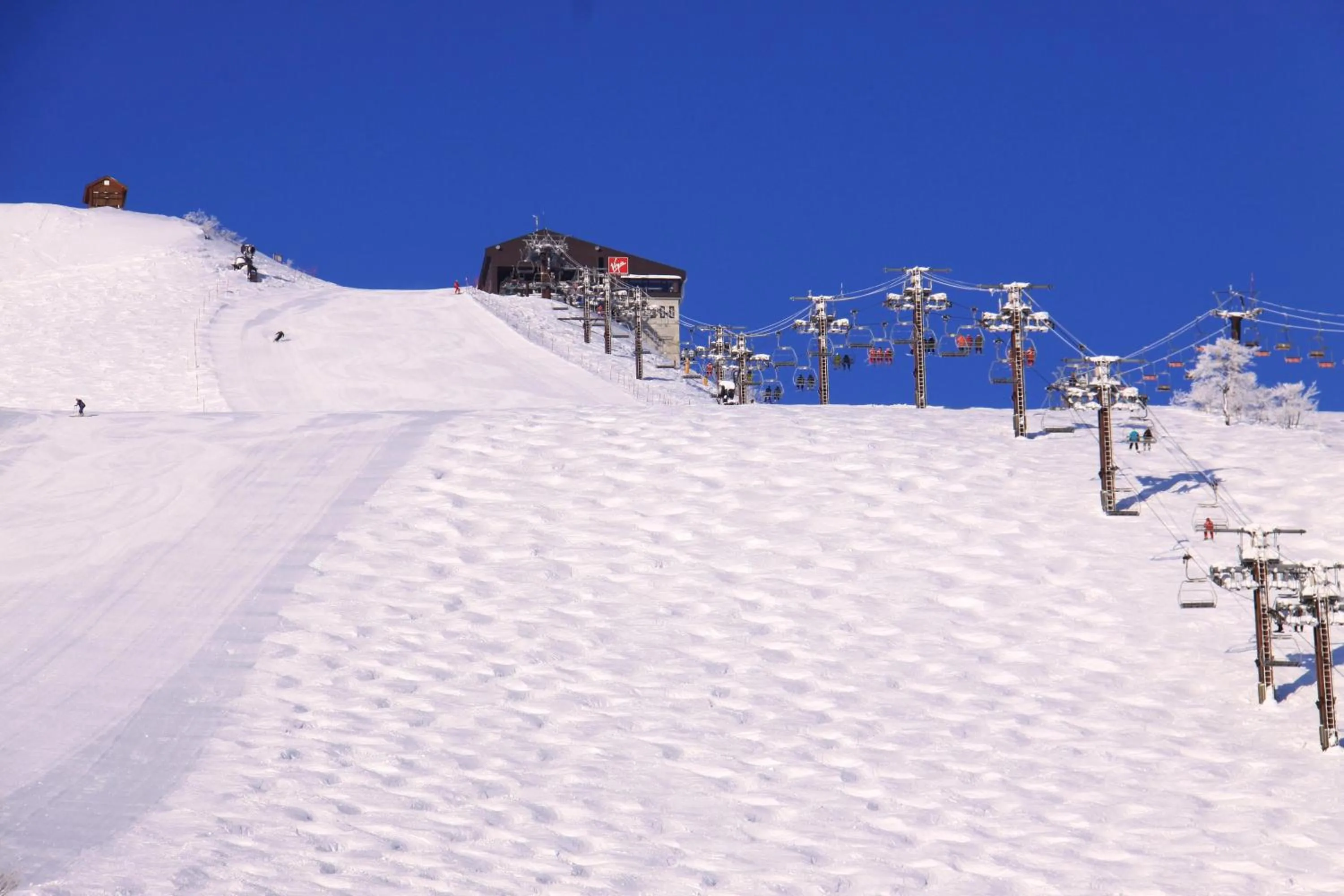 Skiing in Hotel Hakuba
