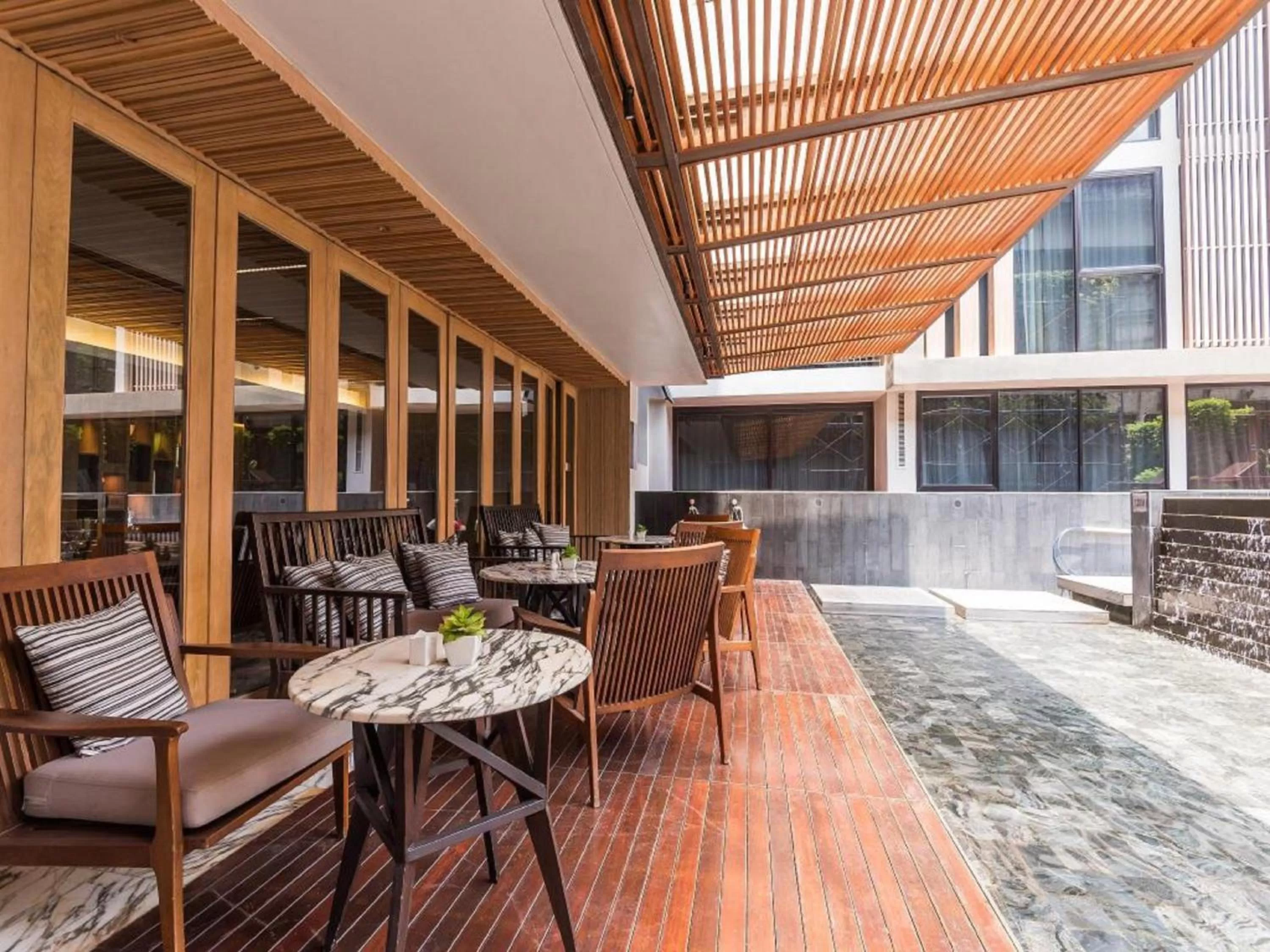 Restaurant/places to eat in Arcadia Suites Bangkok