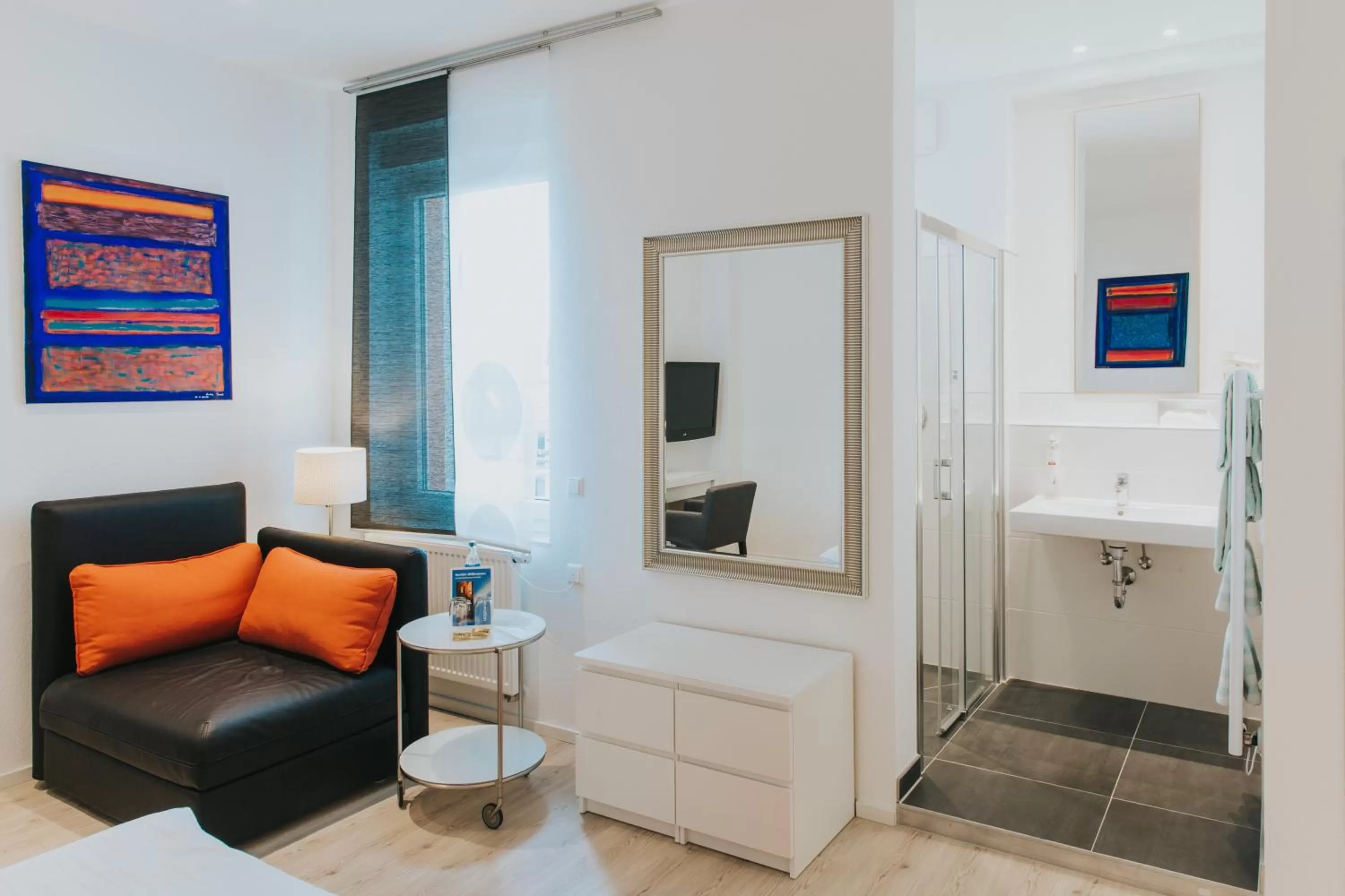 Photo of the whole room in Hotel Barbarossa Karlsruhe Stadtmitte