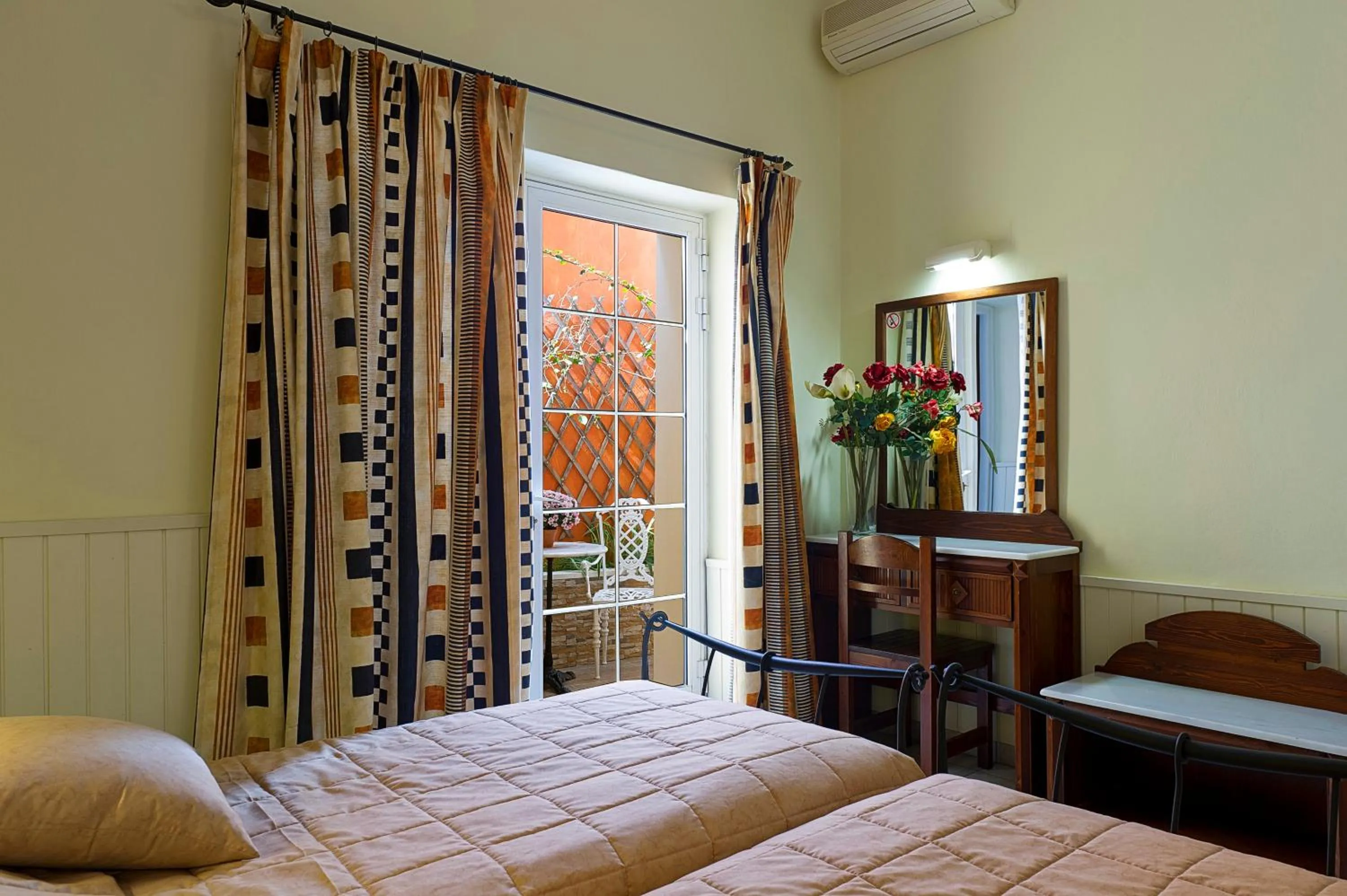 Bedroom, Bed in Marble House