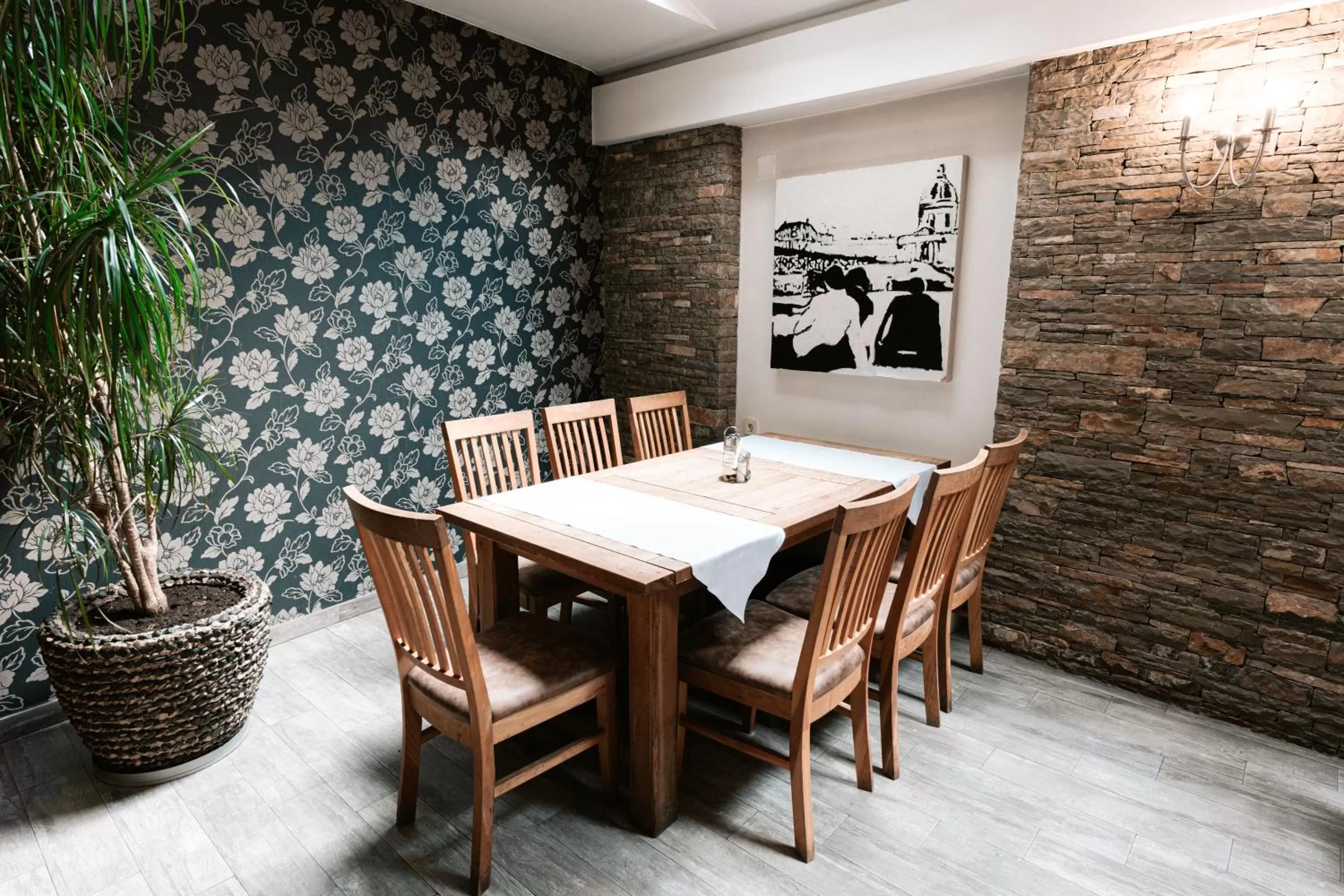 Restaurant/places to eat, Dining Area in Hotel Centrum Prizren