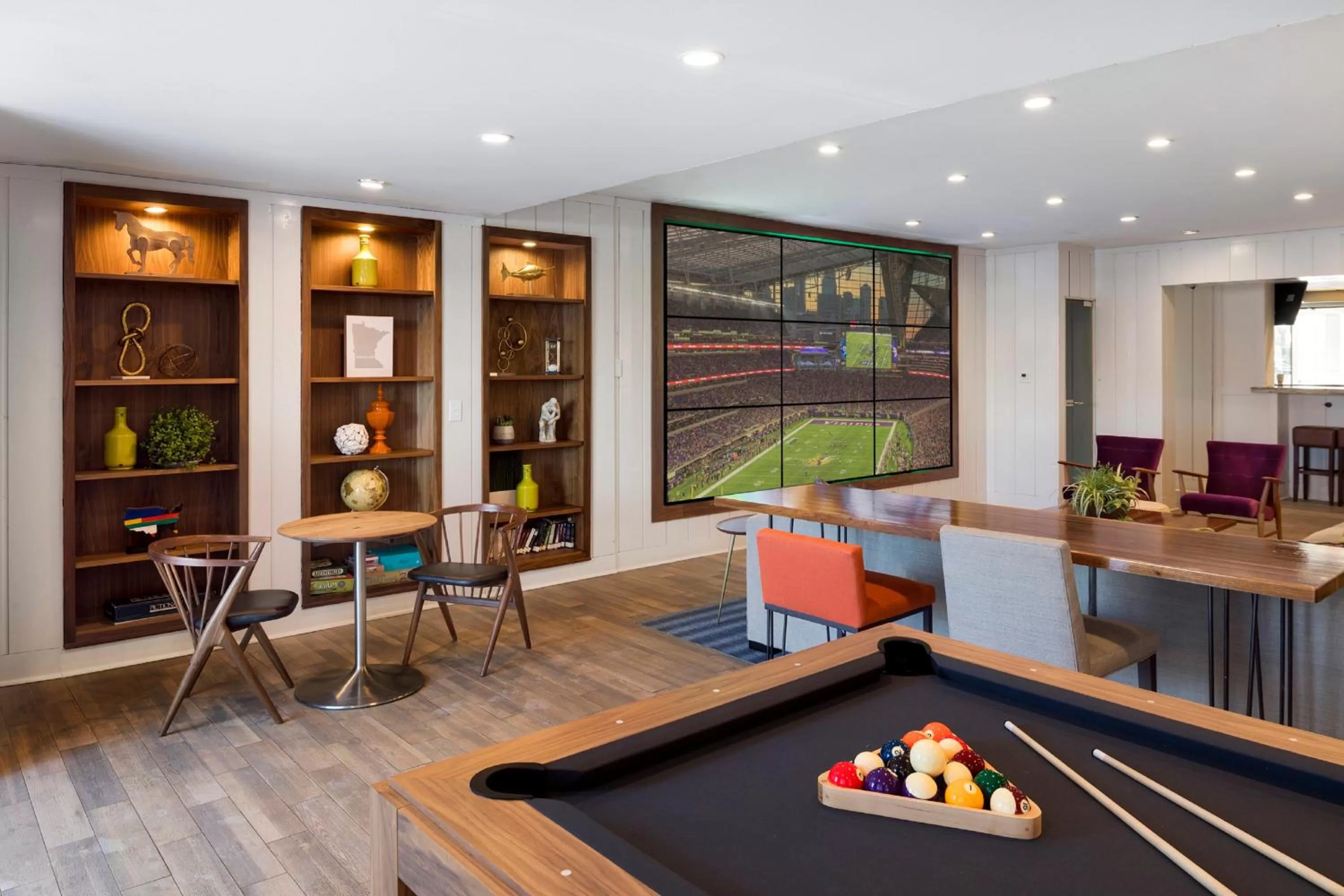 Lobby or reception in Holiday Inn - Bloomington W MSP Airport Area by IHG