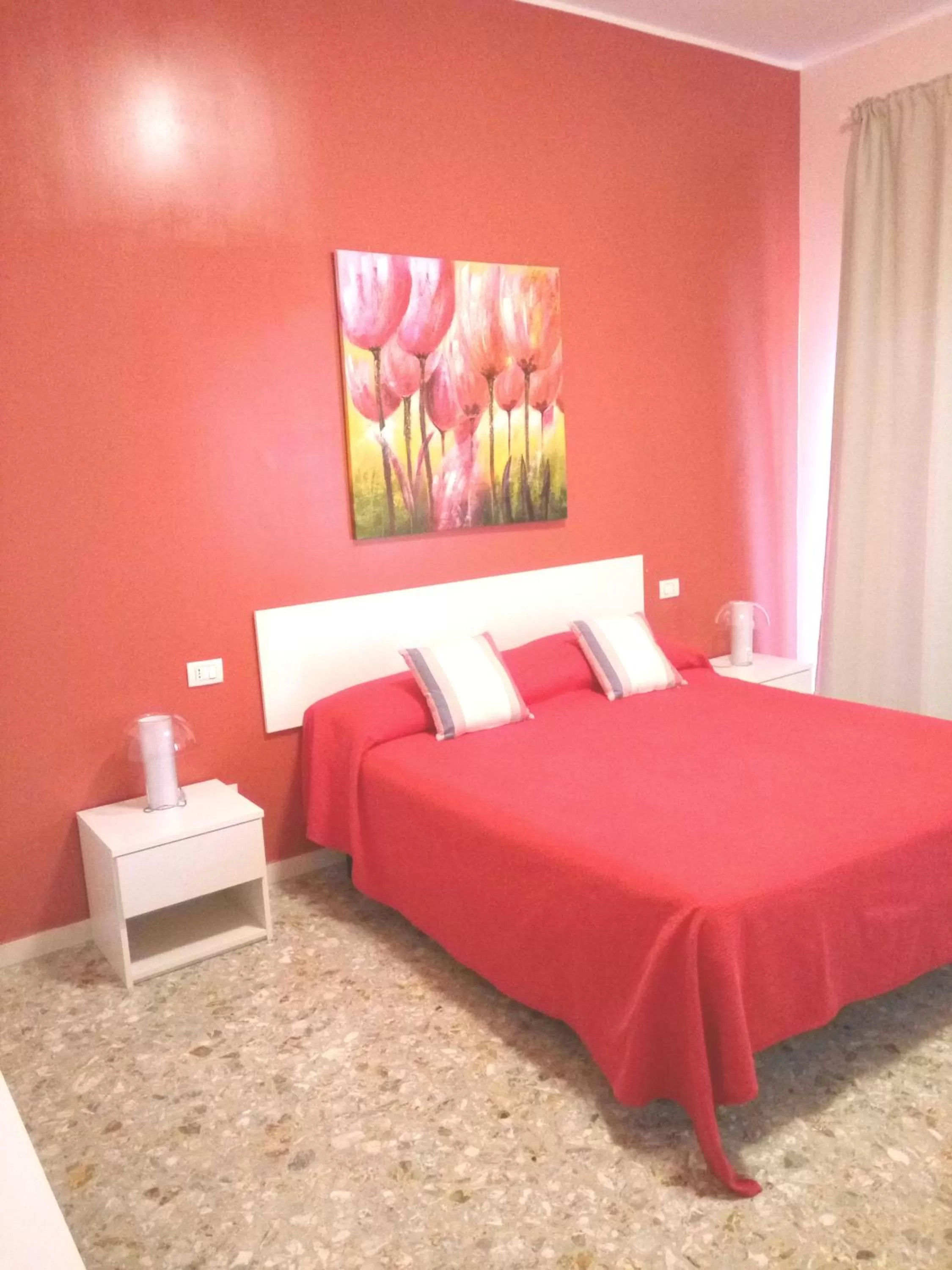 Photo of the whole room, Bed in Michelangelo Rooms