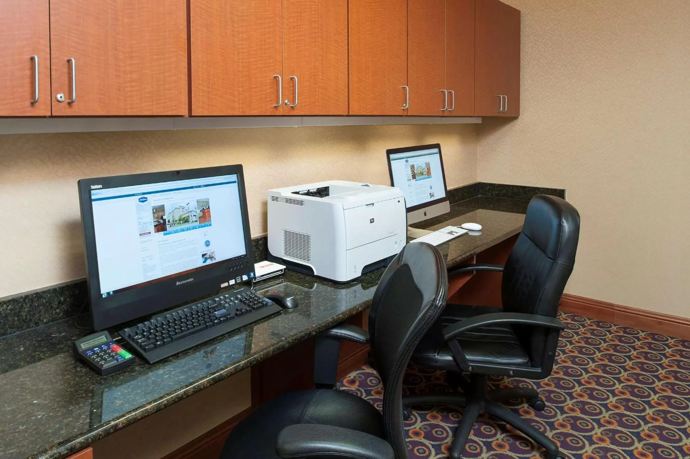 Business facilities in Hampton Inn Macomb