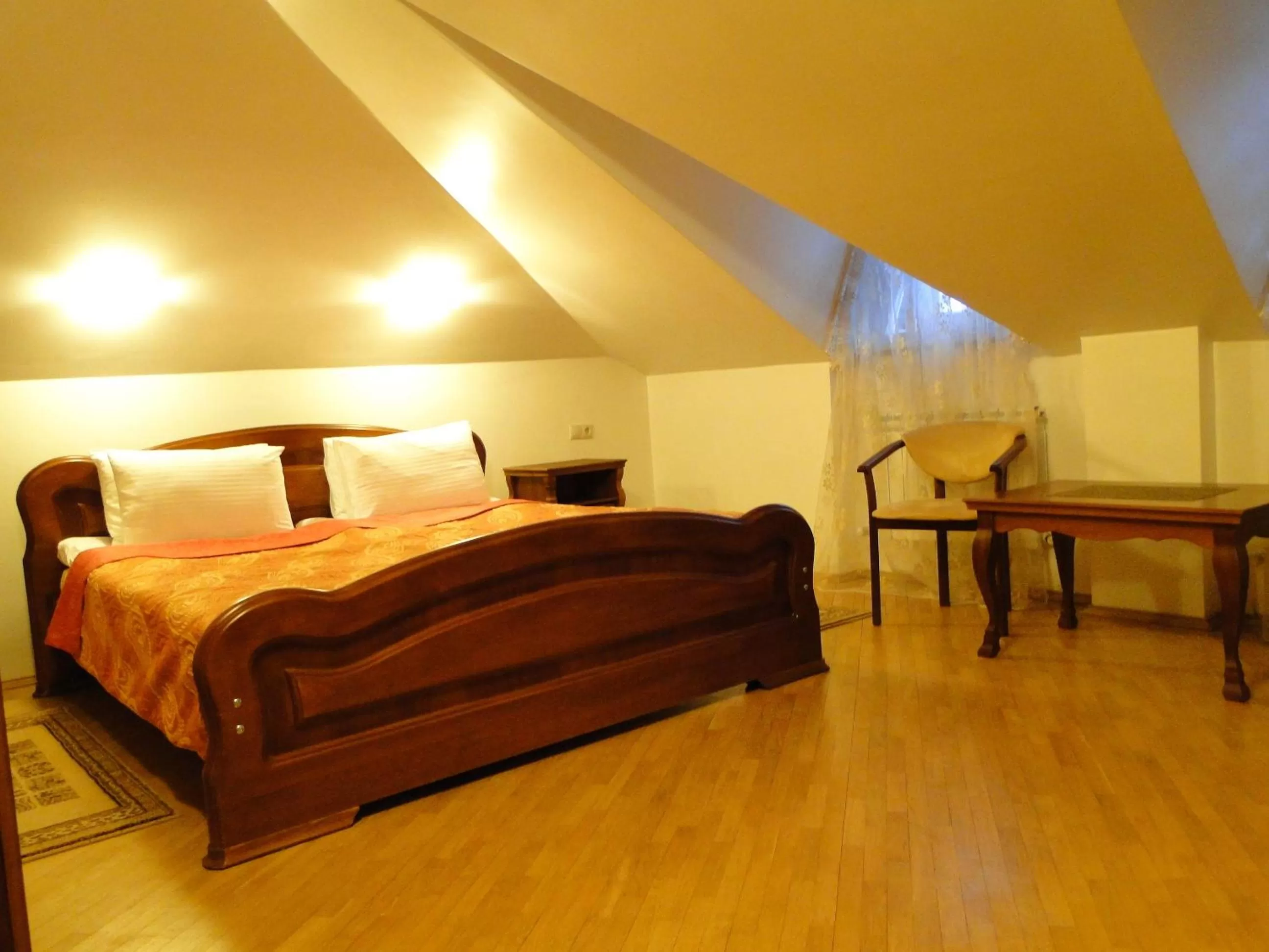 Day, Bed in Red Stone