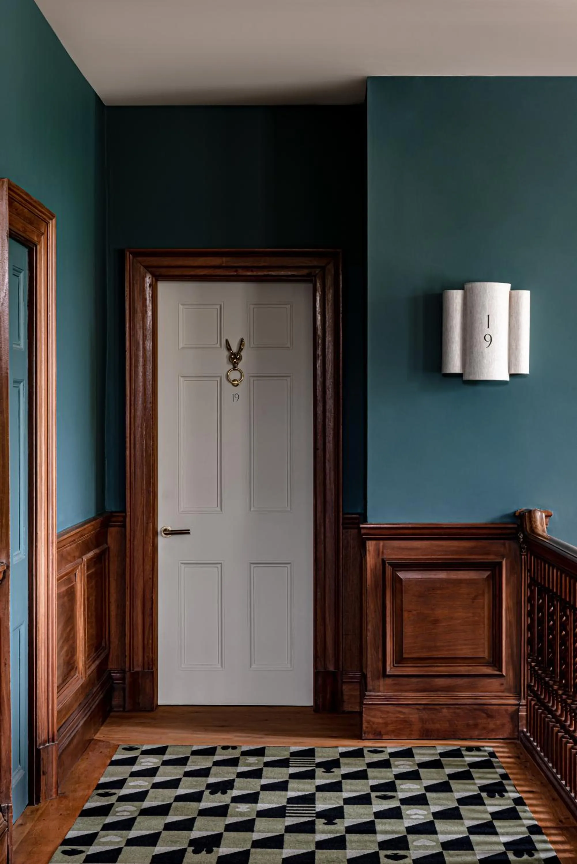 Area and facilities in Cowley Manor Experimental