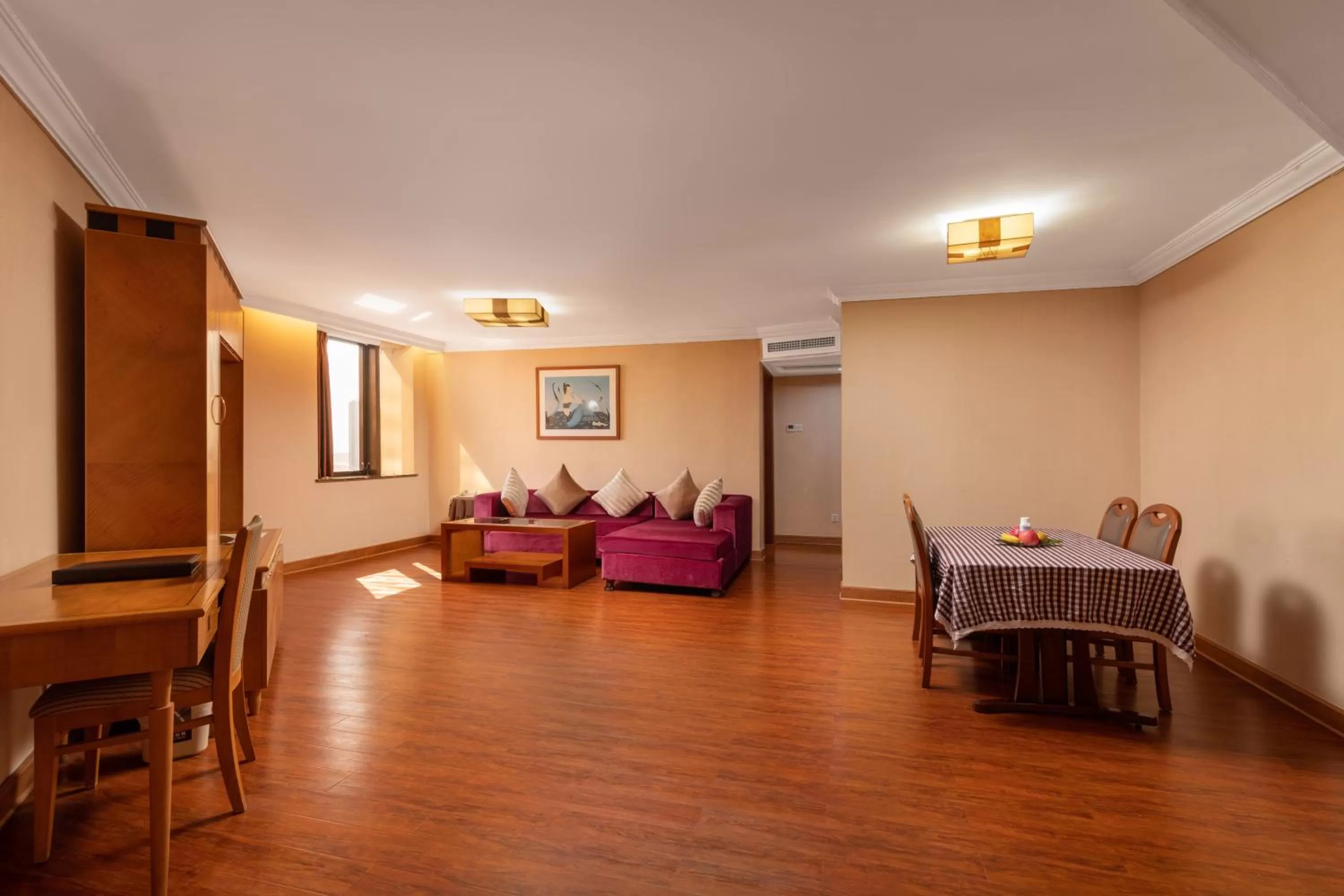 Seating area in Guangdong Hotel (Zhuhai)