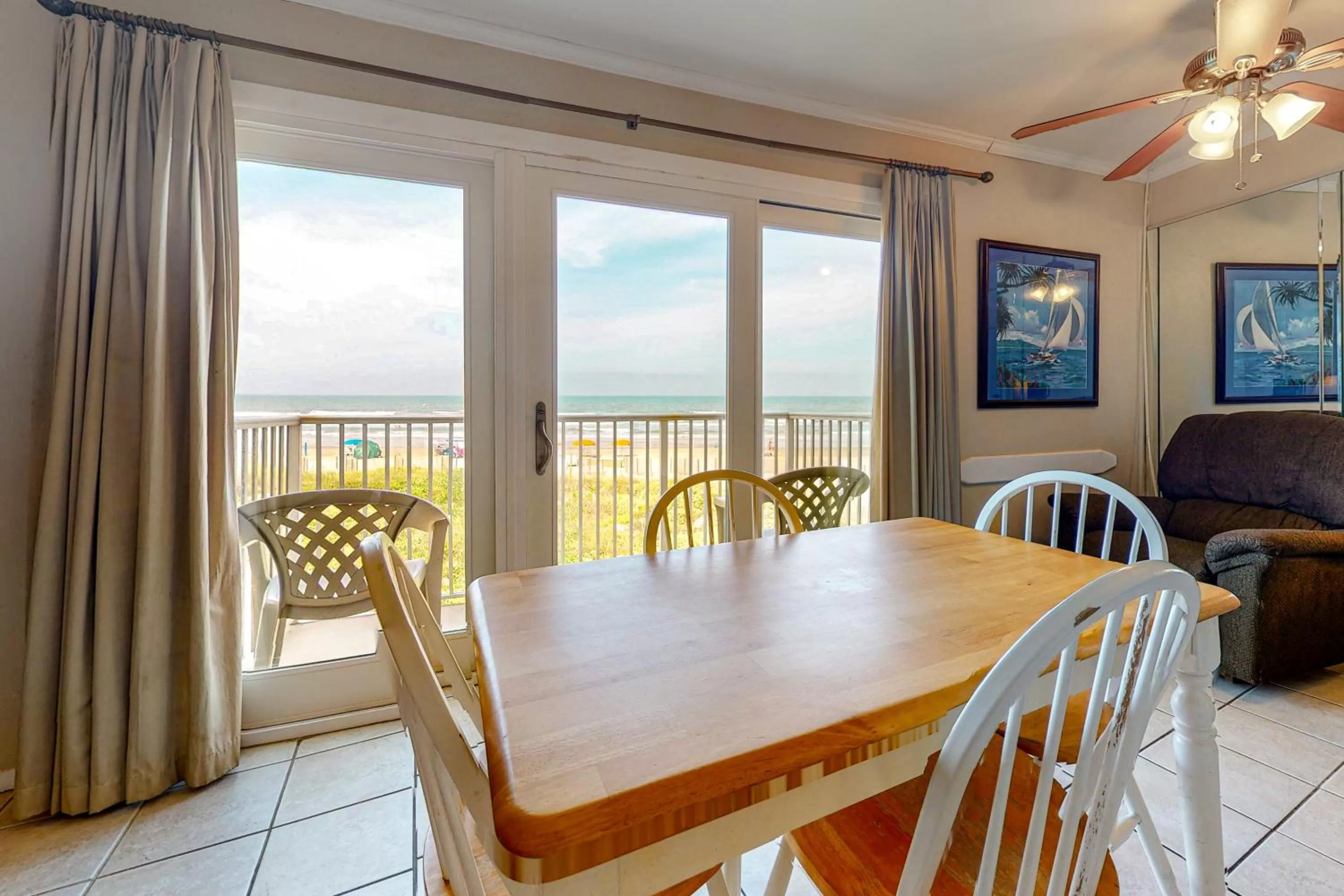 La Internacional Condominiums #210