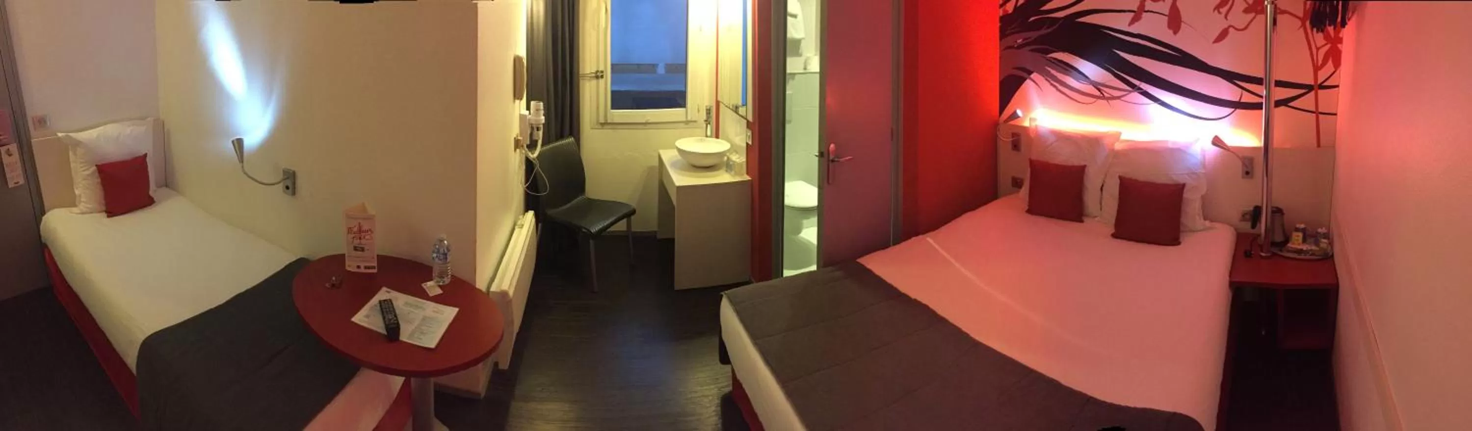 Photo of the whole room, Bed in Kyriad Quimper Sud