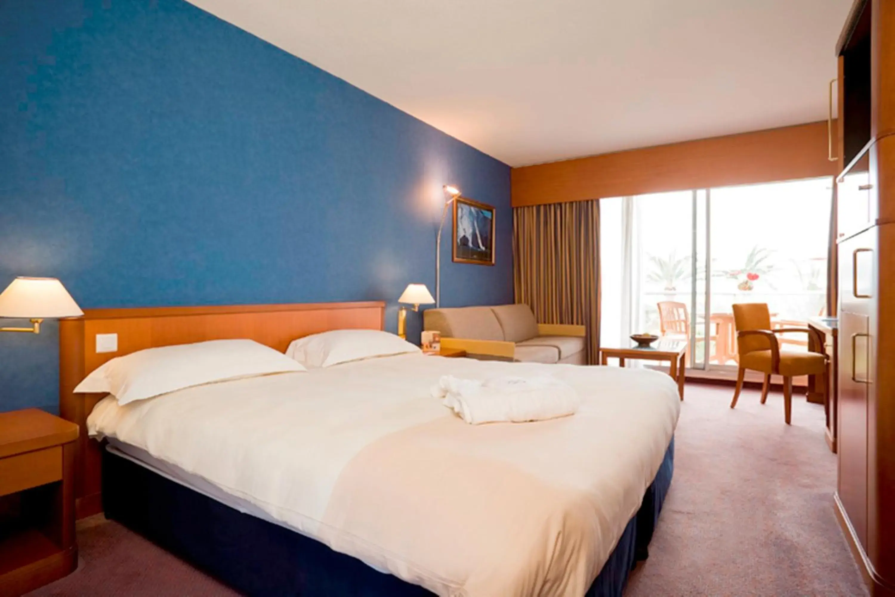 Family Room - Garden and Pool Side in Hotel Cannes Montfleury Family Room - Garden and Pool Side in Hotel Cannes Montfleury