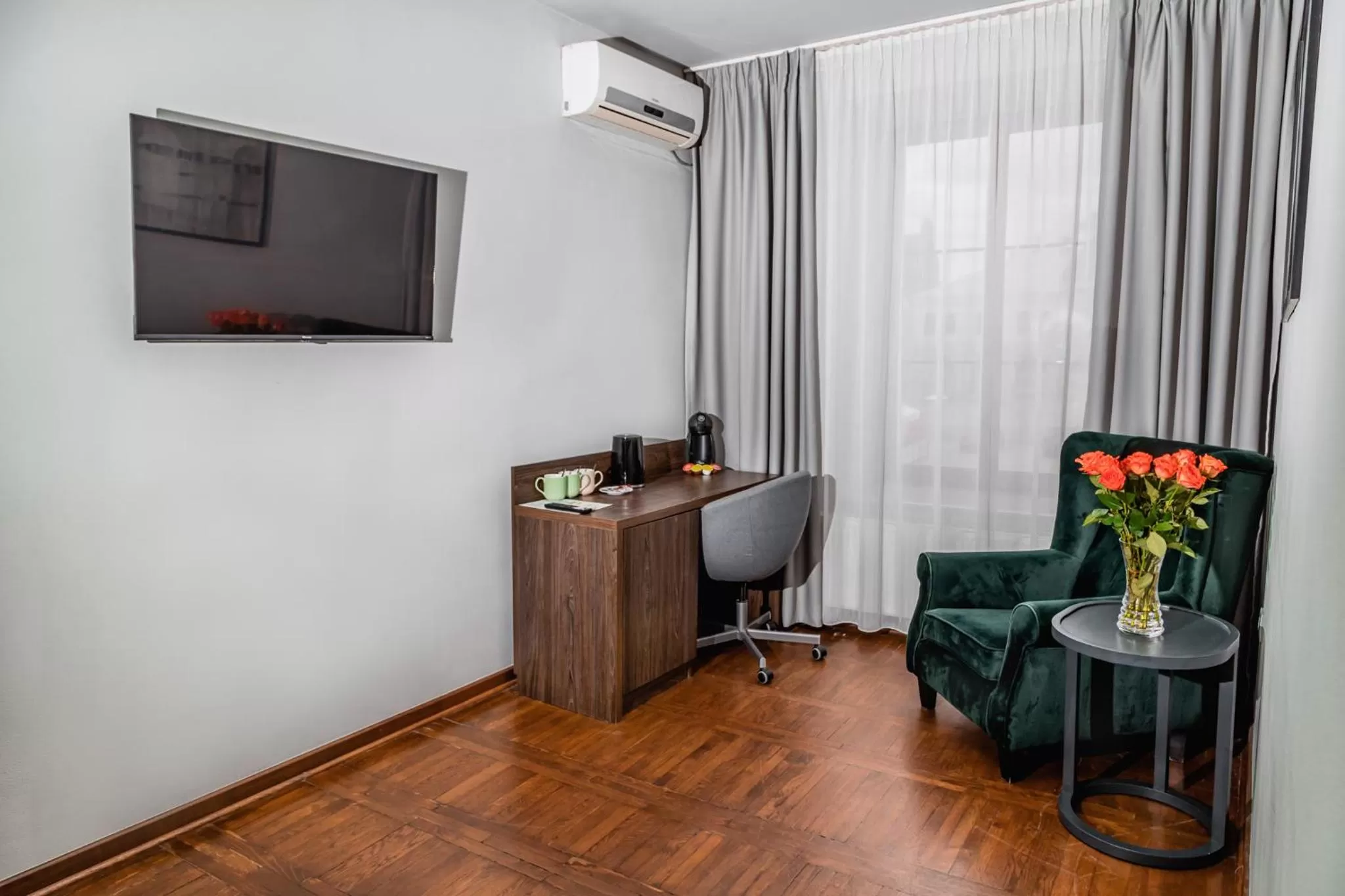 TV and multimedia in The Old Townhouse II