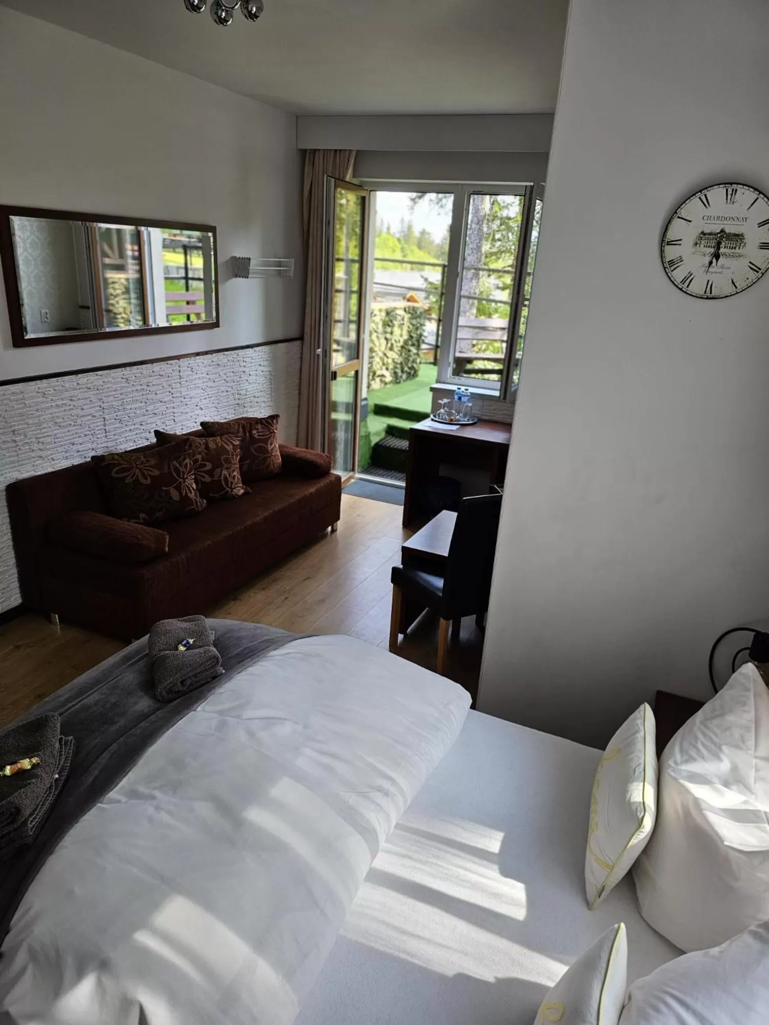 Bed, Seating Area in Safir przy samym WYCIĄGU