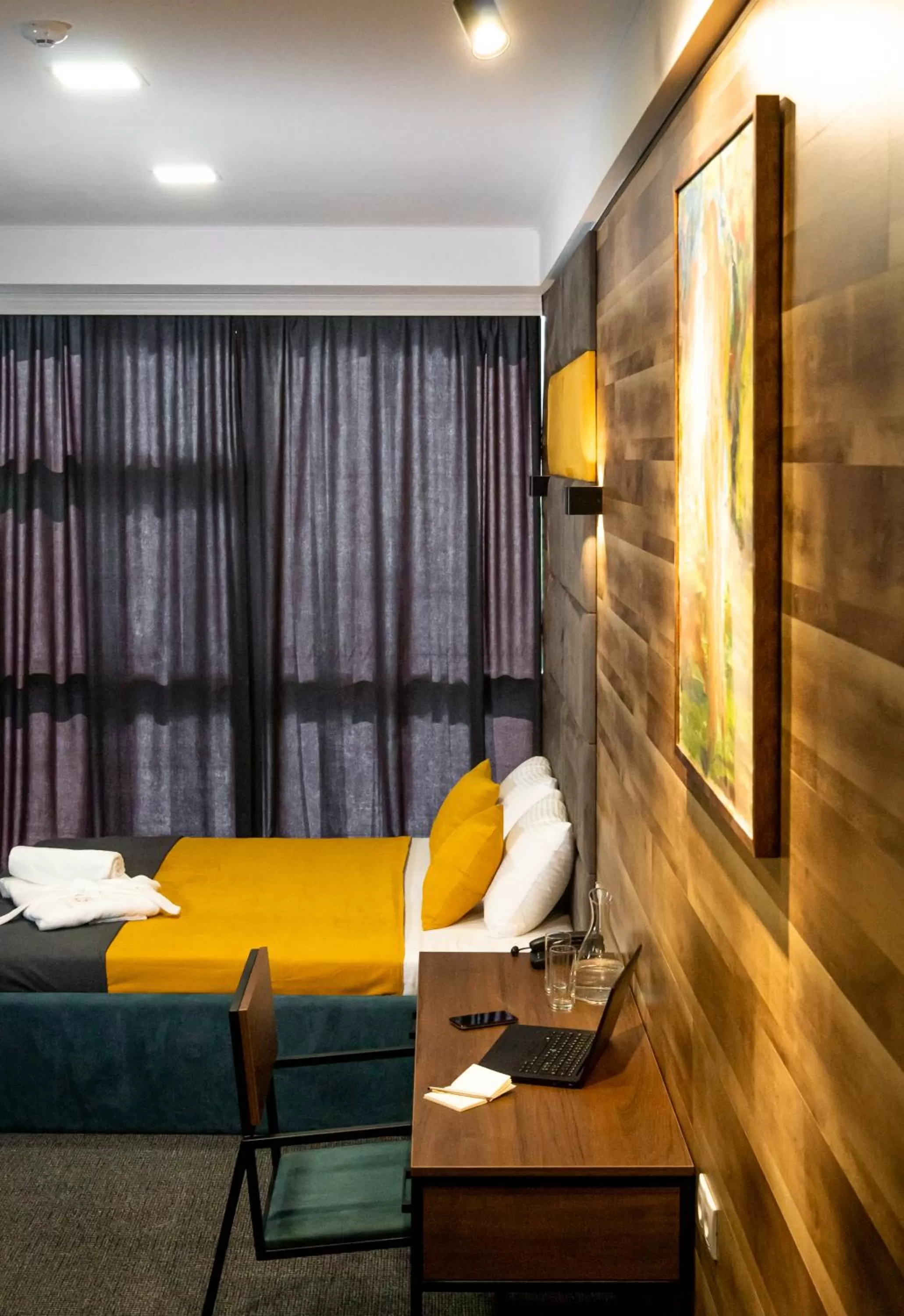 Bedroom, Seating Area in BG Palace Hotel