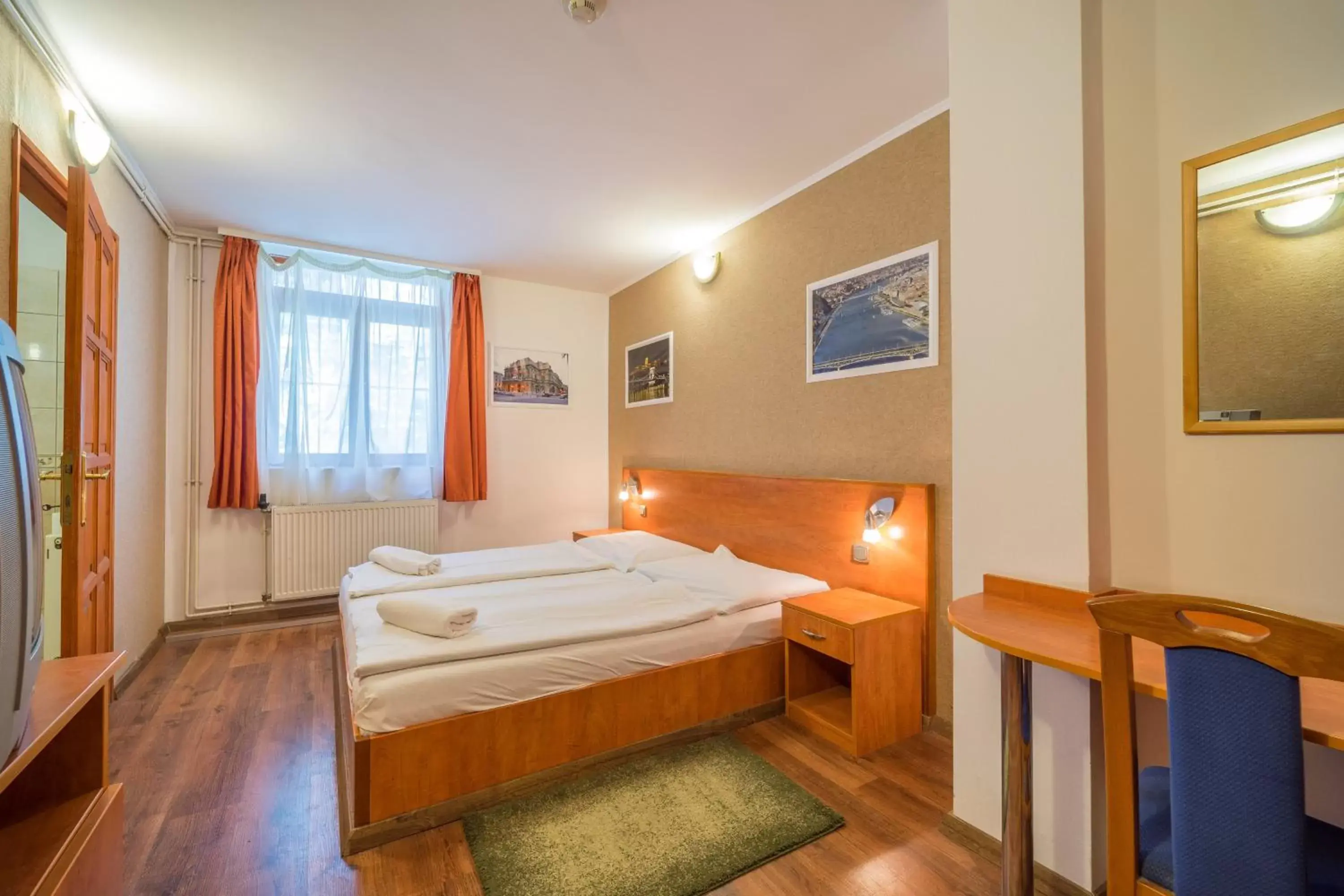 Double Room in Easy Star Hotel Double Room in Easy Star Hotel