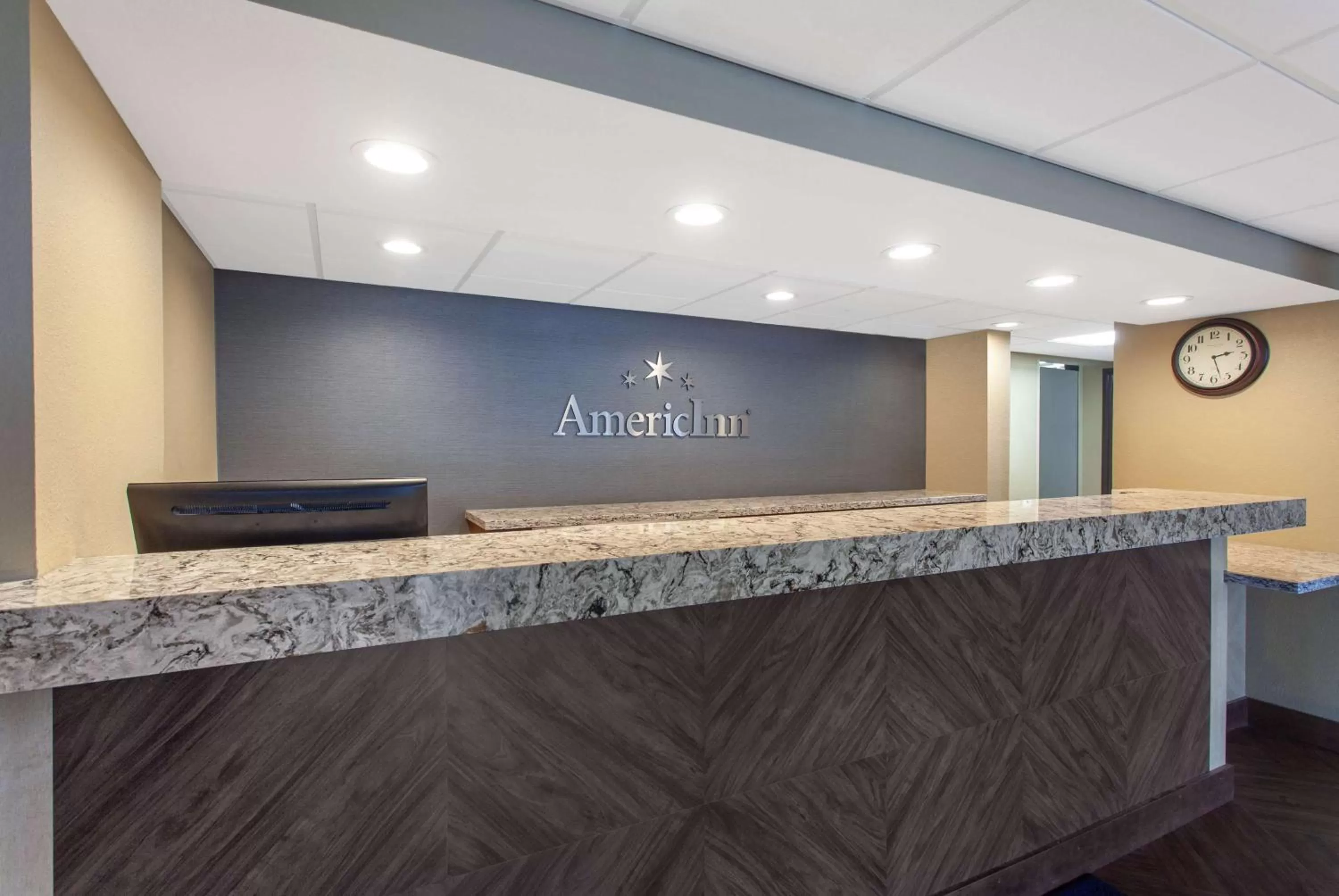 Lobby or reception in AmericInn by Wyndham Mankato Event Center near MSU