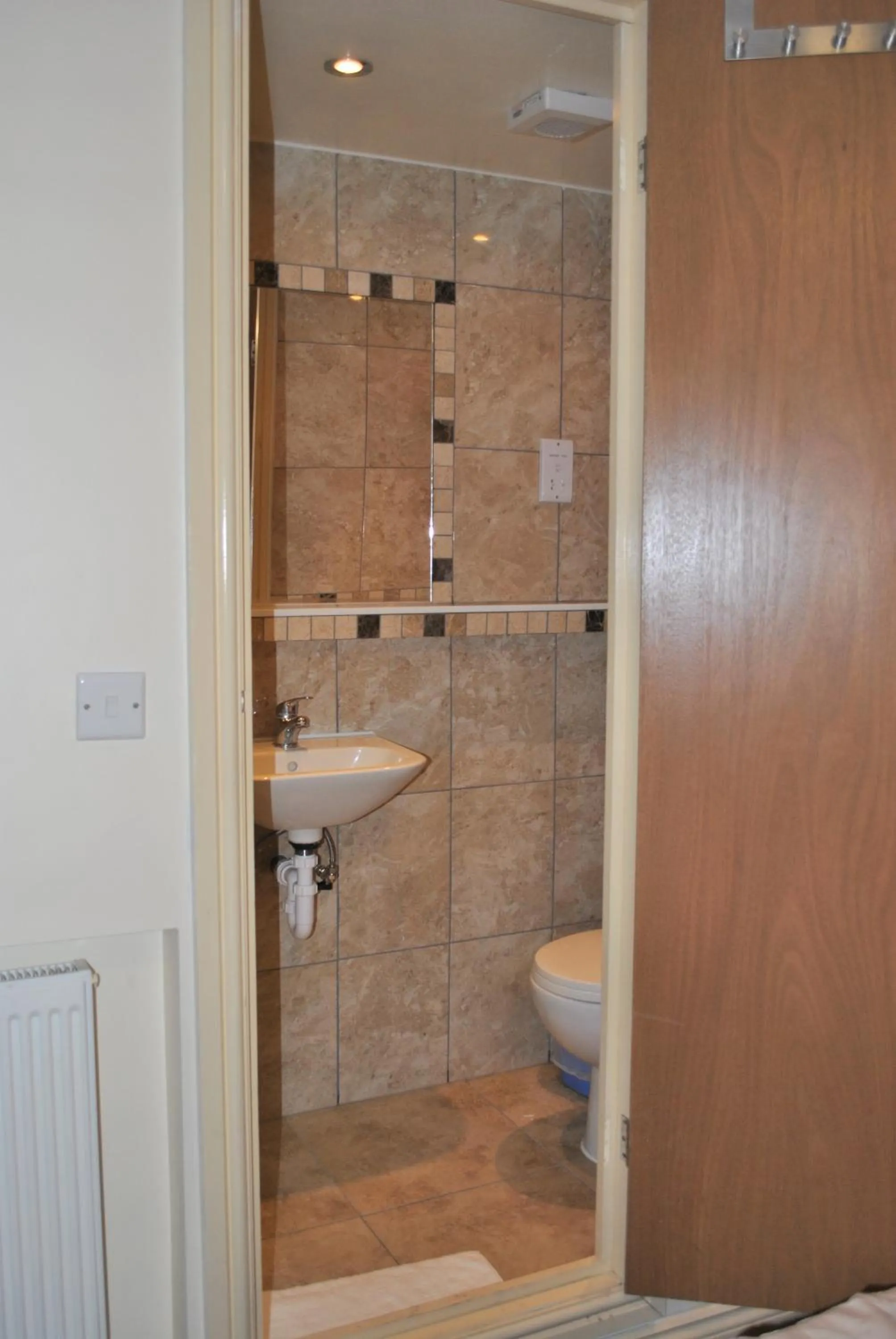 Bathroom in Carlton Hotel