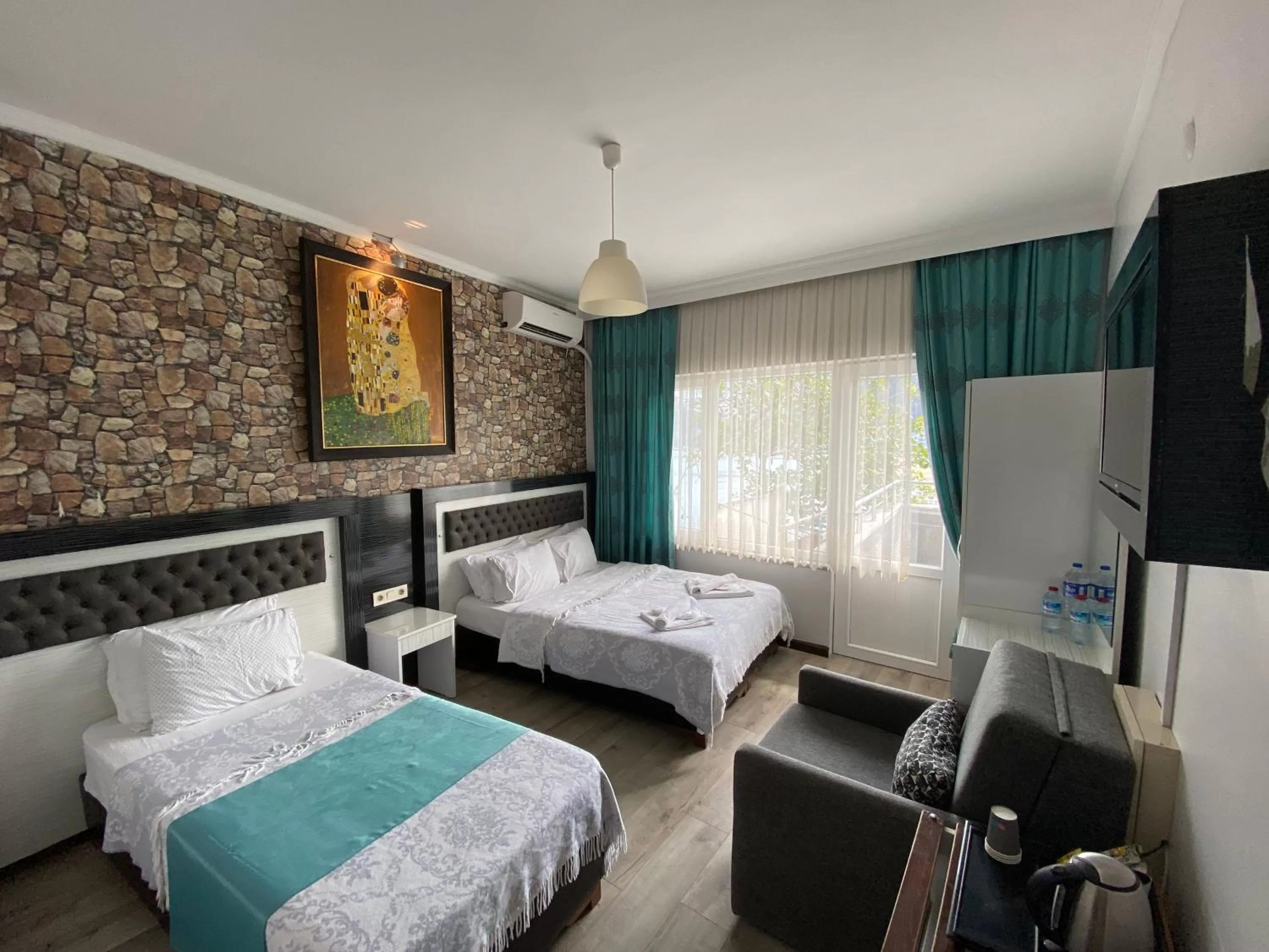 Bed in AMASRA Marina Pansiyon