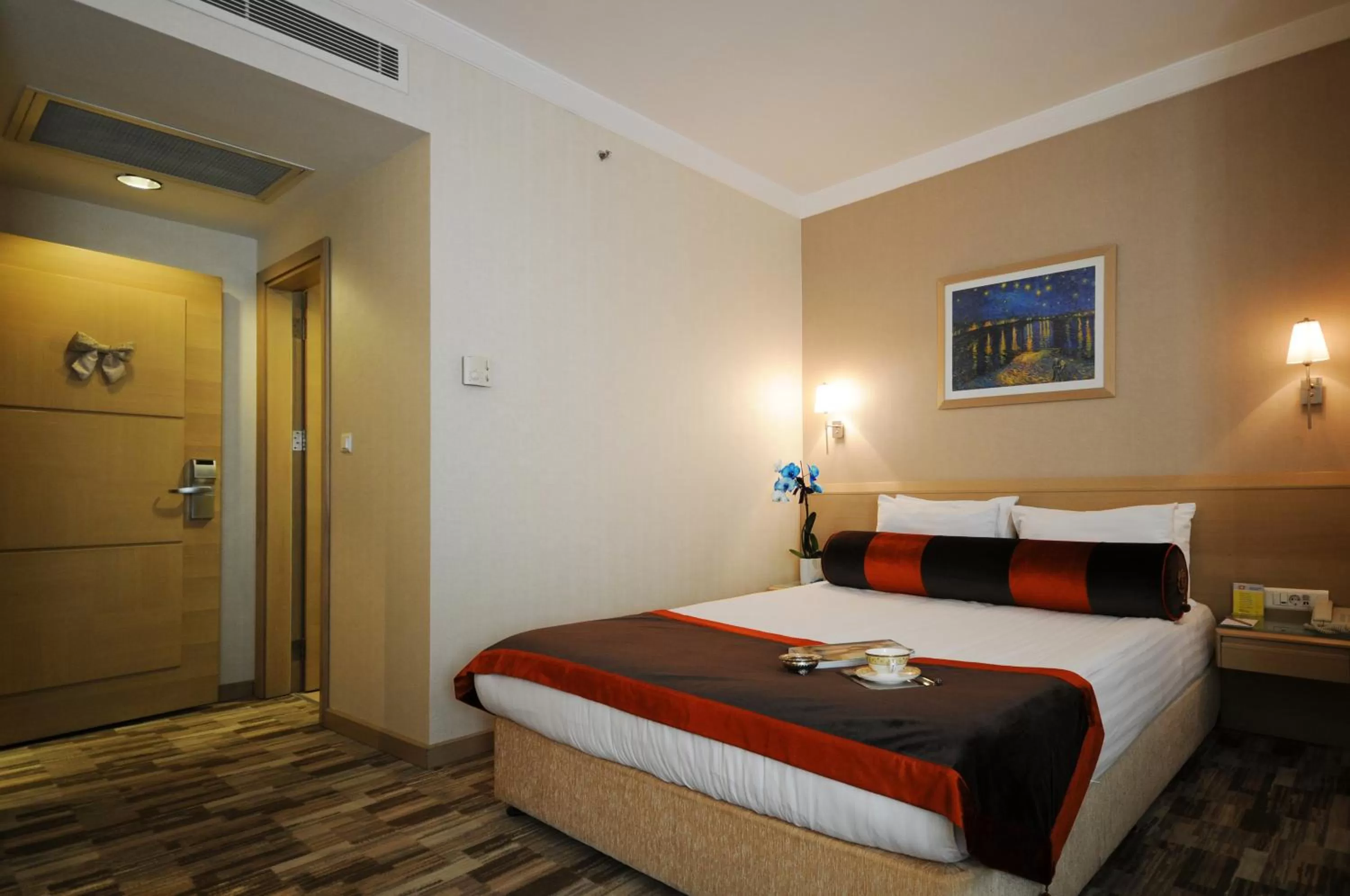 Bed in SV Business Hotel Taksim