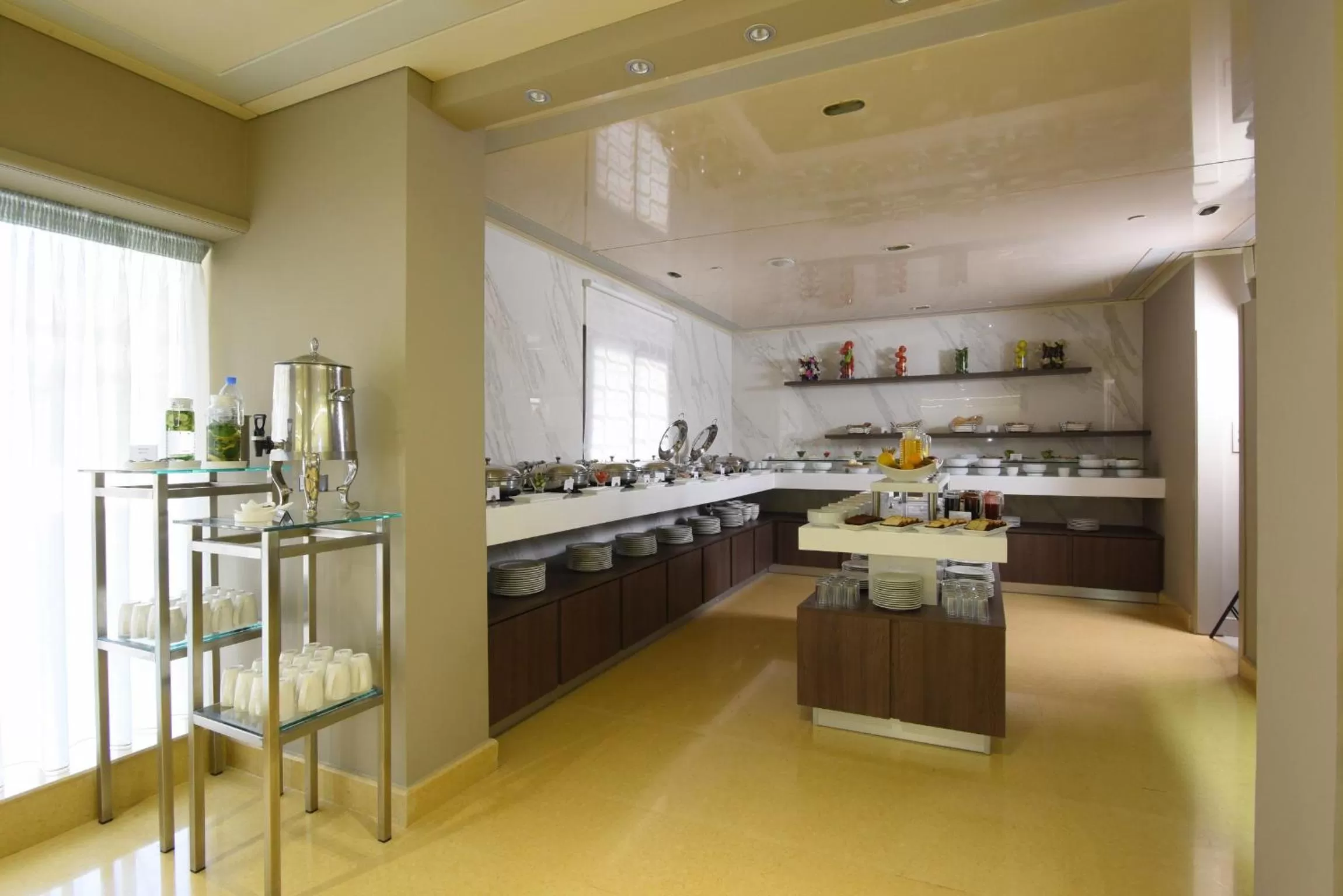 Restaurant/places to eat in Ramada by Wyndham Downtown Beirut