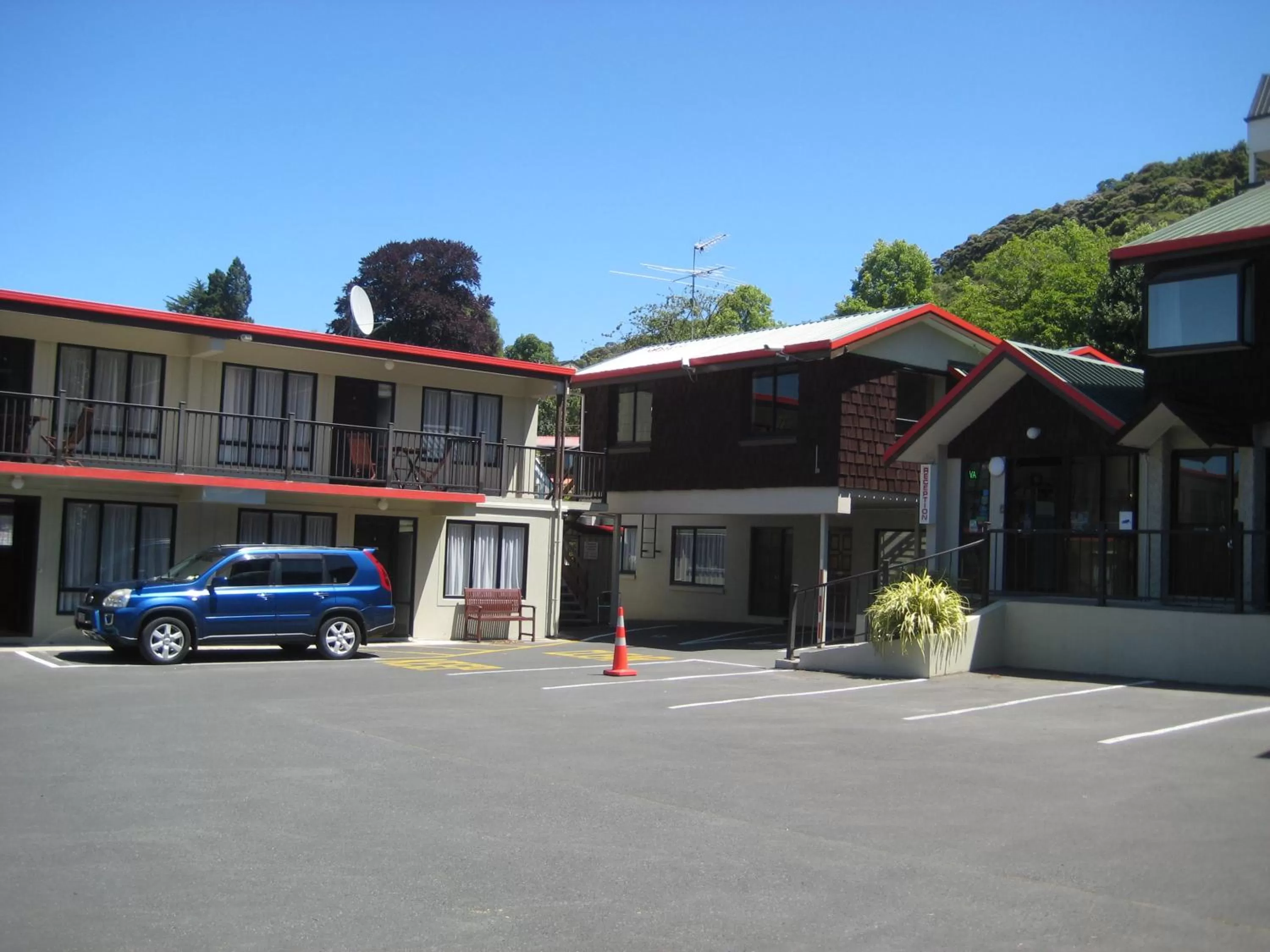 Property building in 755 Regal Court Motel