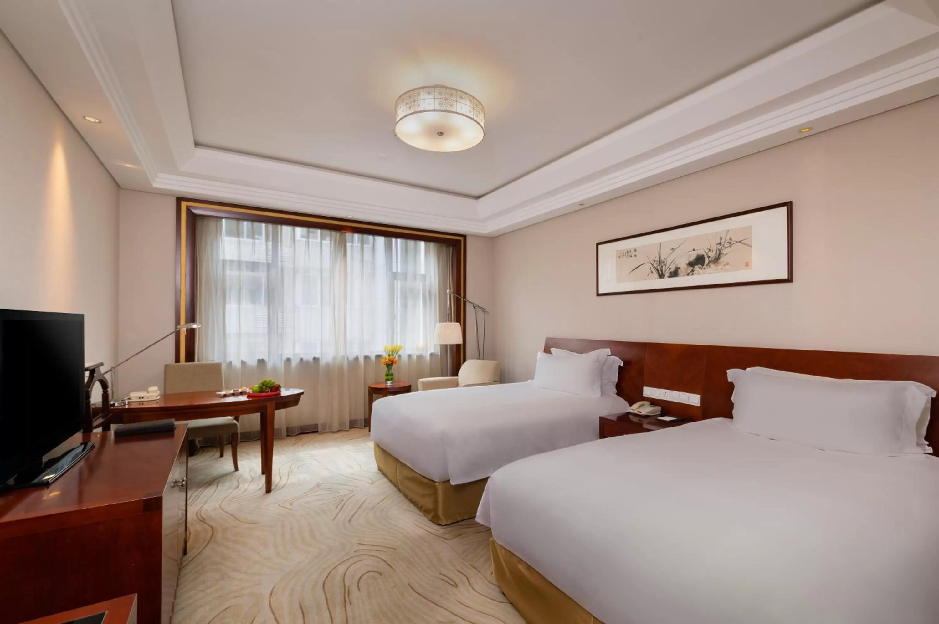 Photo of the whole room, Bed in Sofitel Hangzhou Westlake - Few steps to West Lake, with panoramic lake view terrace