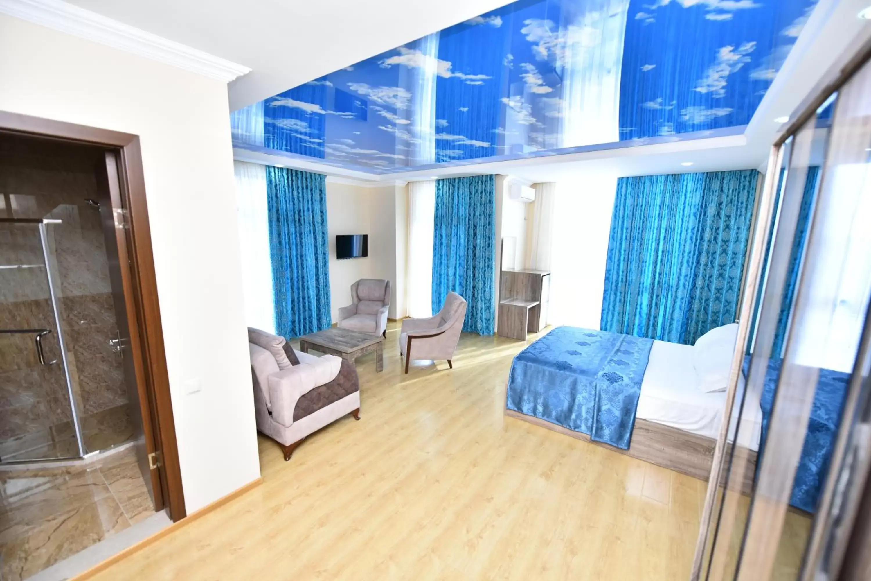 Junior Suite in Hotel Skyline Batumi Junior Suite in Hotel Skyline Batumi