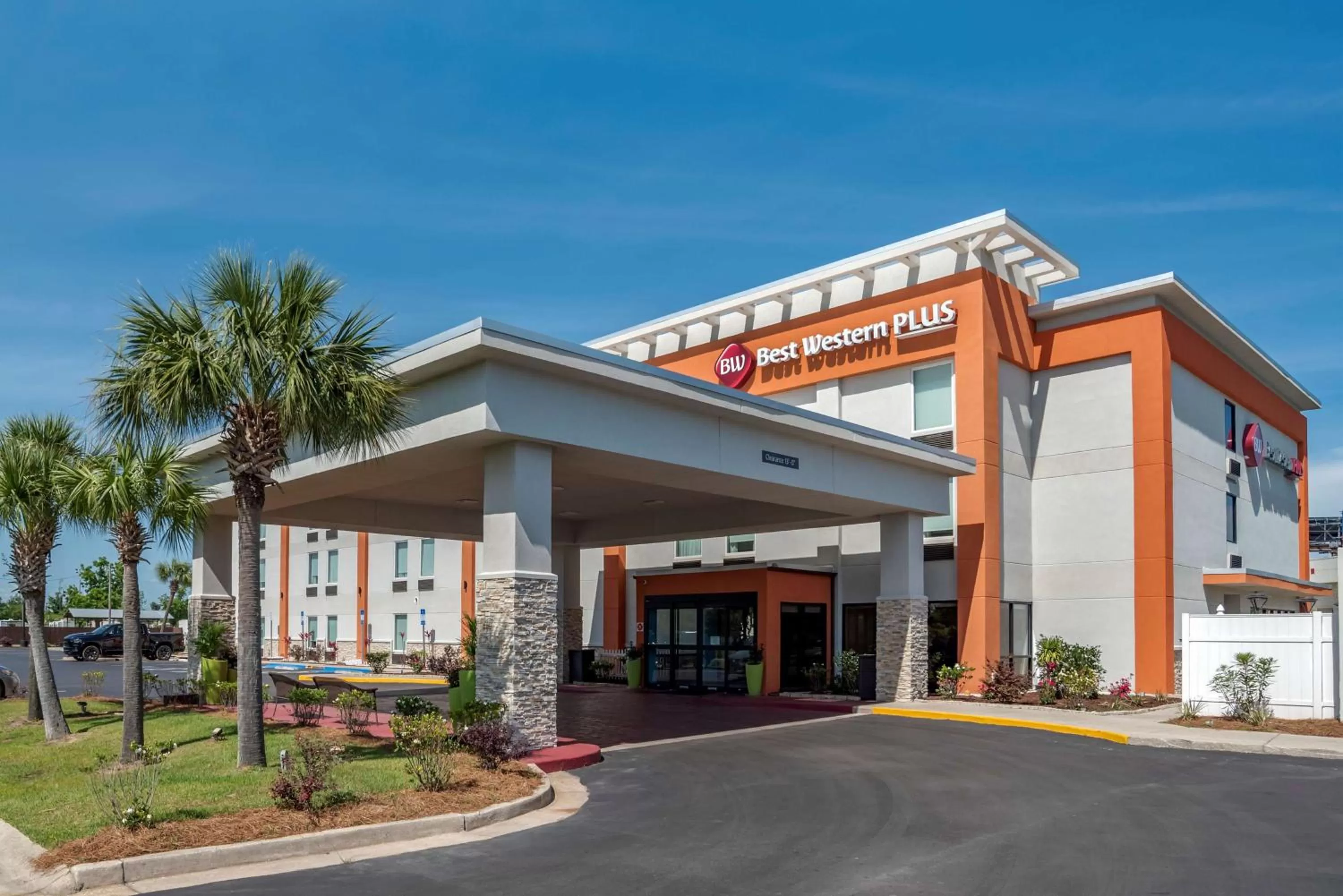 Property building in Best Western Plus Panama City Hotel