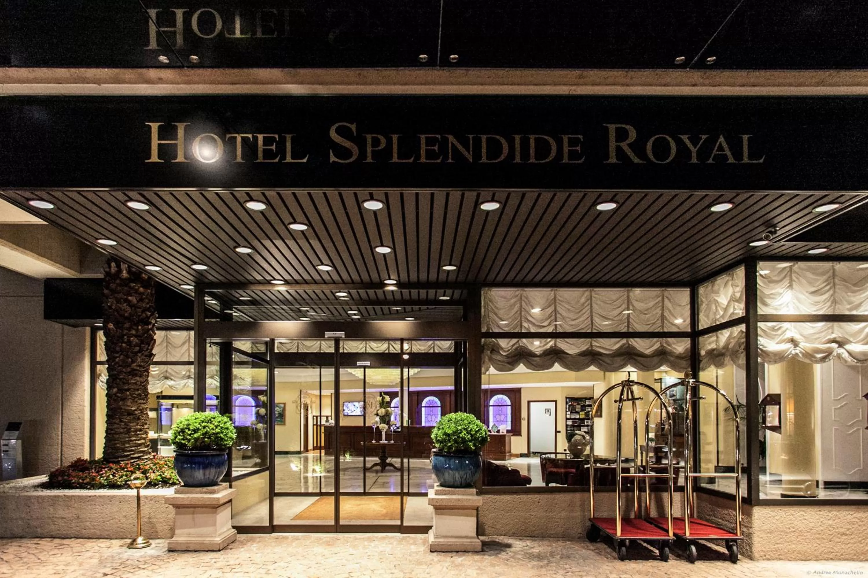 Facade/entrance in Hotel Splendide Royal