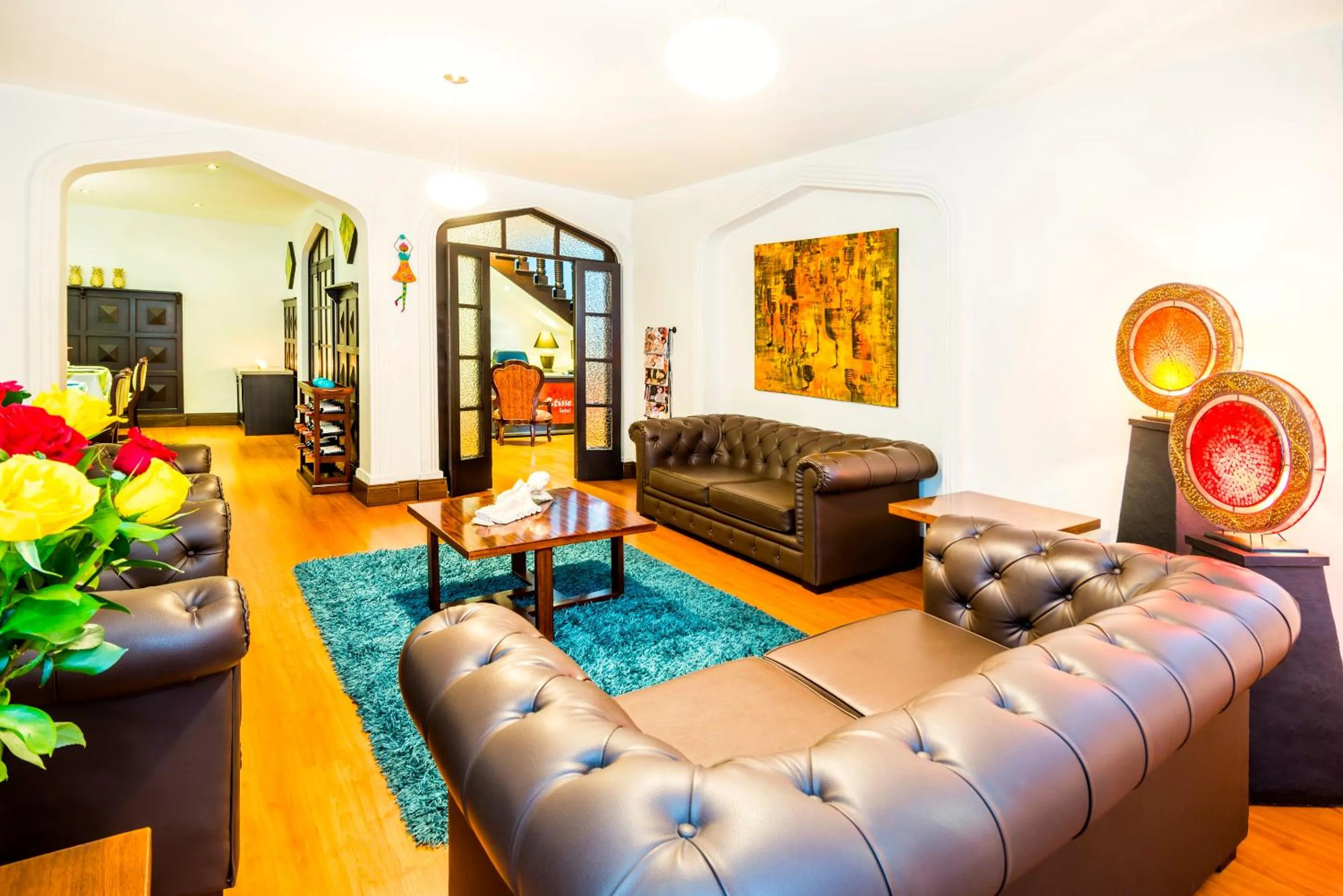 Communal lounge/ TV room, Bed in Matisse Hotel