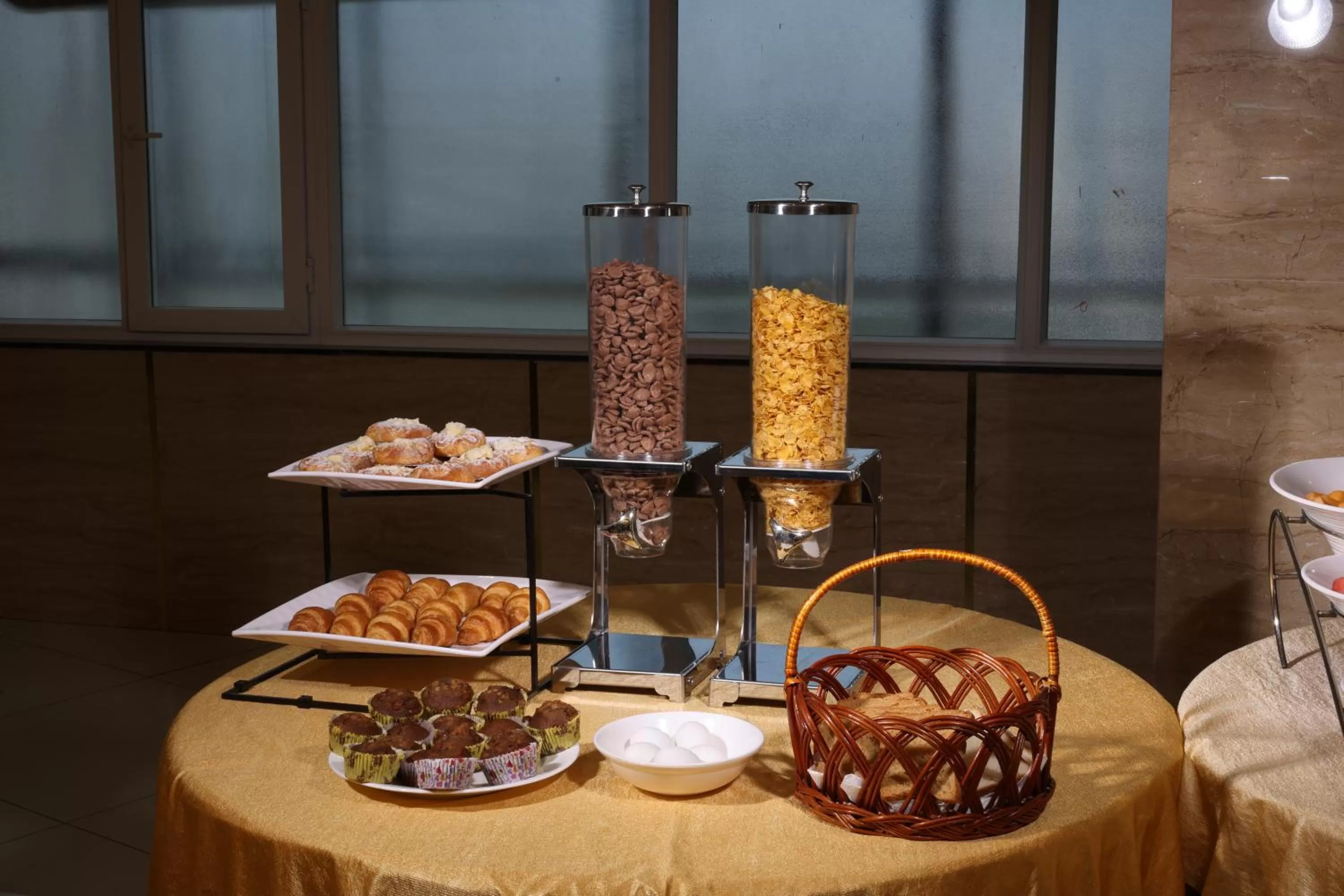 Buffet breakfast in Royal Plaza Suites by RAK Rooms, Mangaluru