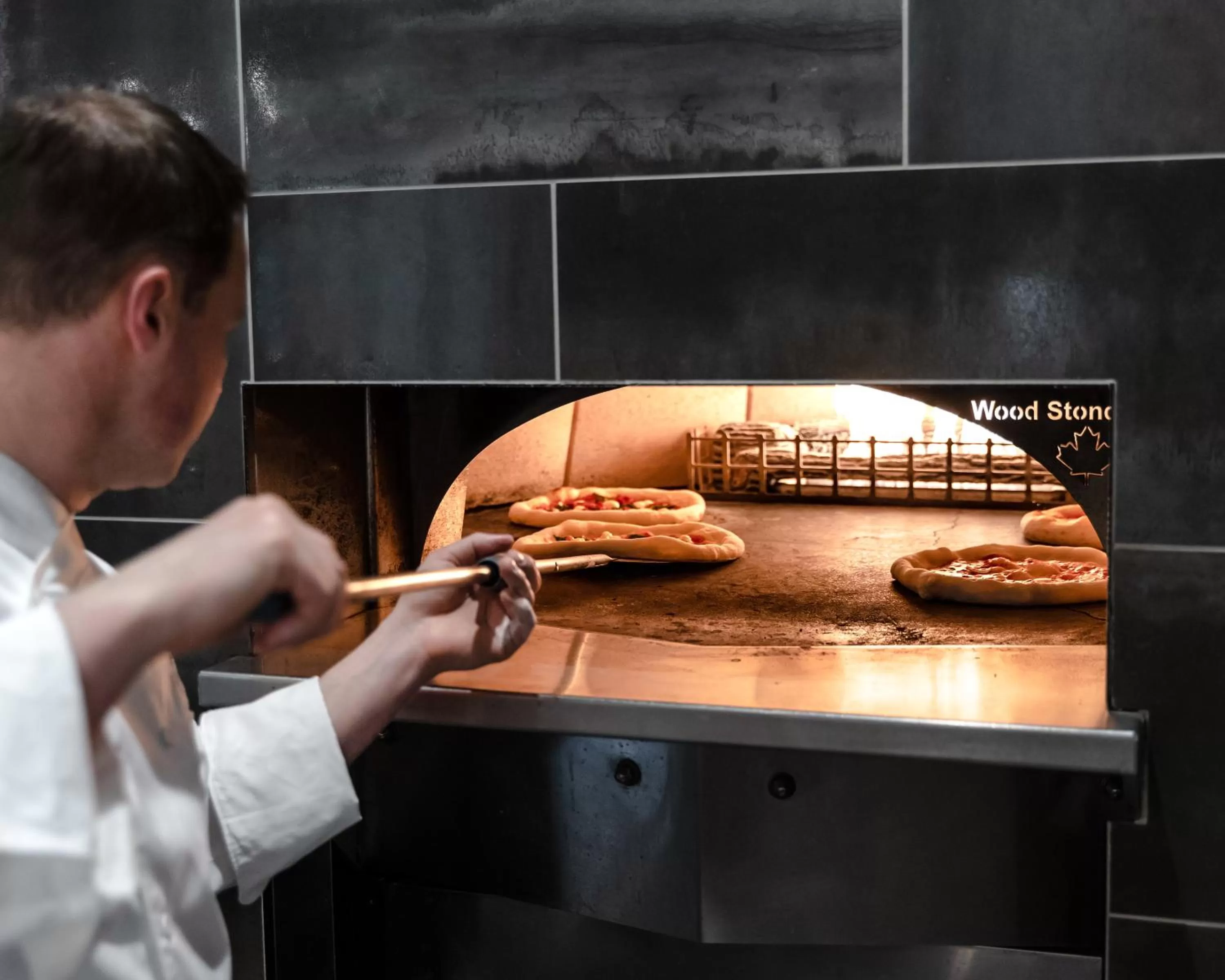 Restaurant/places to eat in Oak Bay Beach Hotel