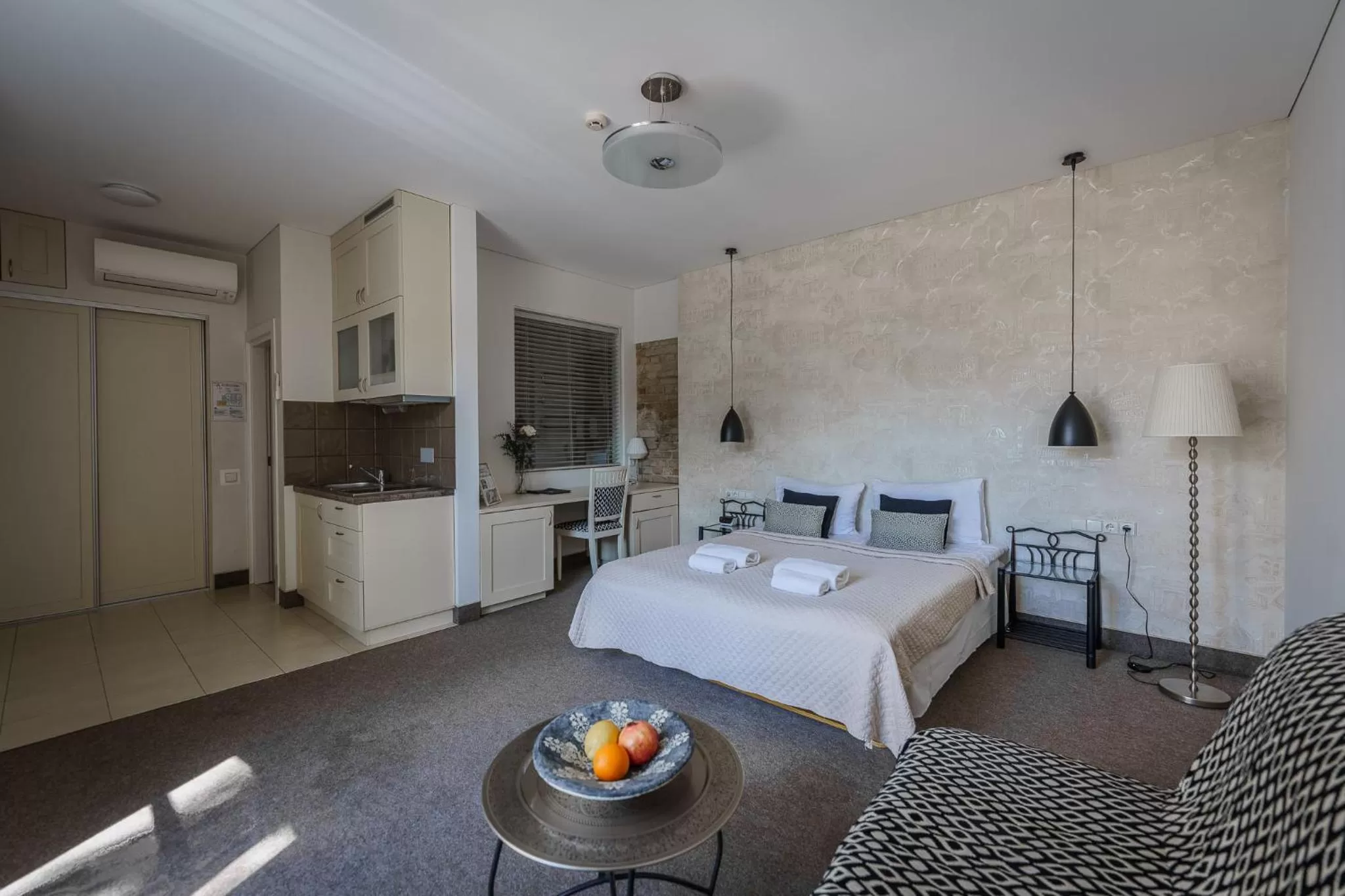 Photo of the whole room, Bed in Moon Garden Old Town Hotel