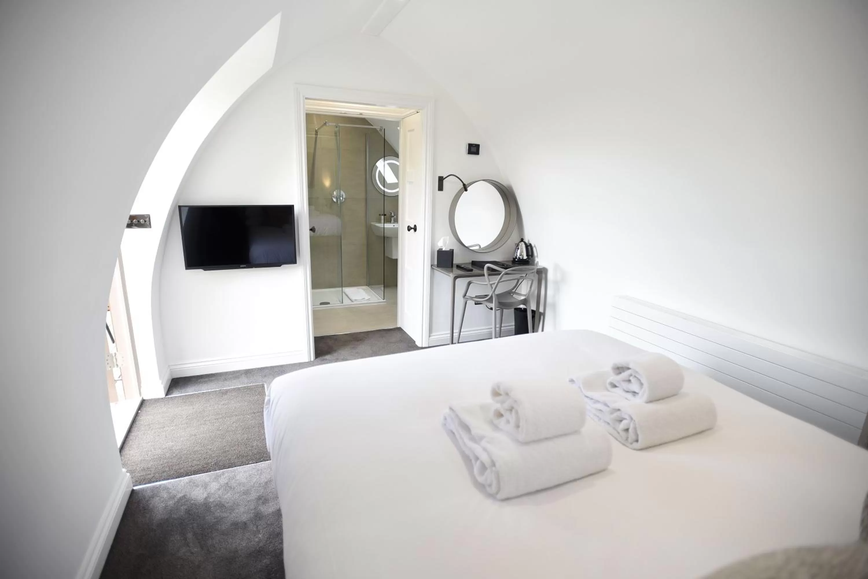 Bedroom, Bed in Tuddenham Mill Luxury Hotel