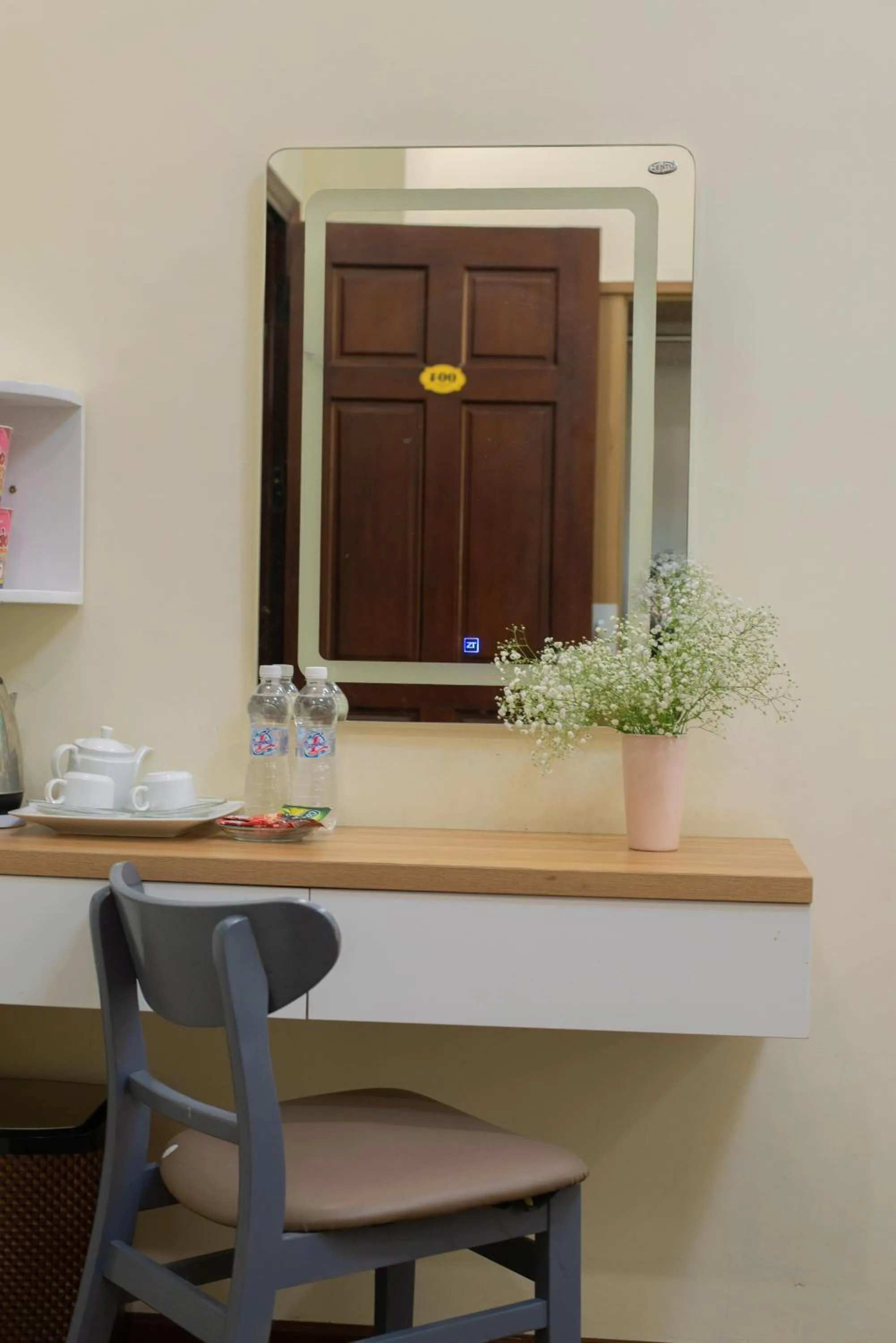 hair dresser in Tasme Hotel