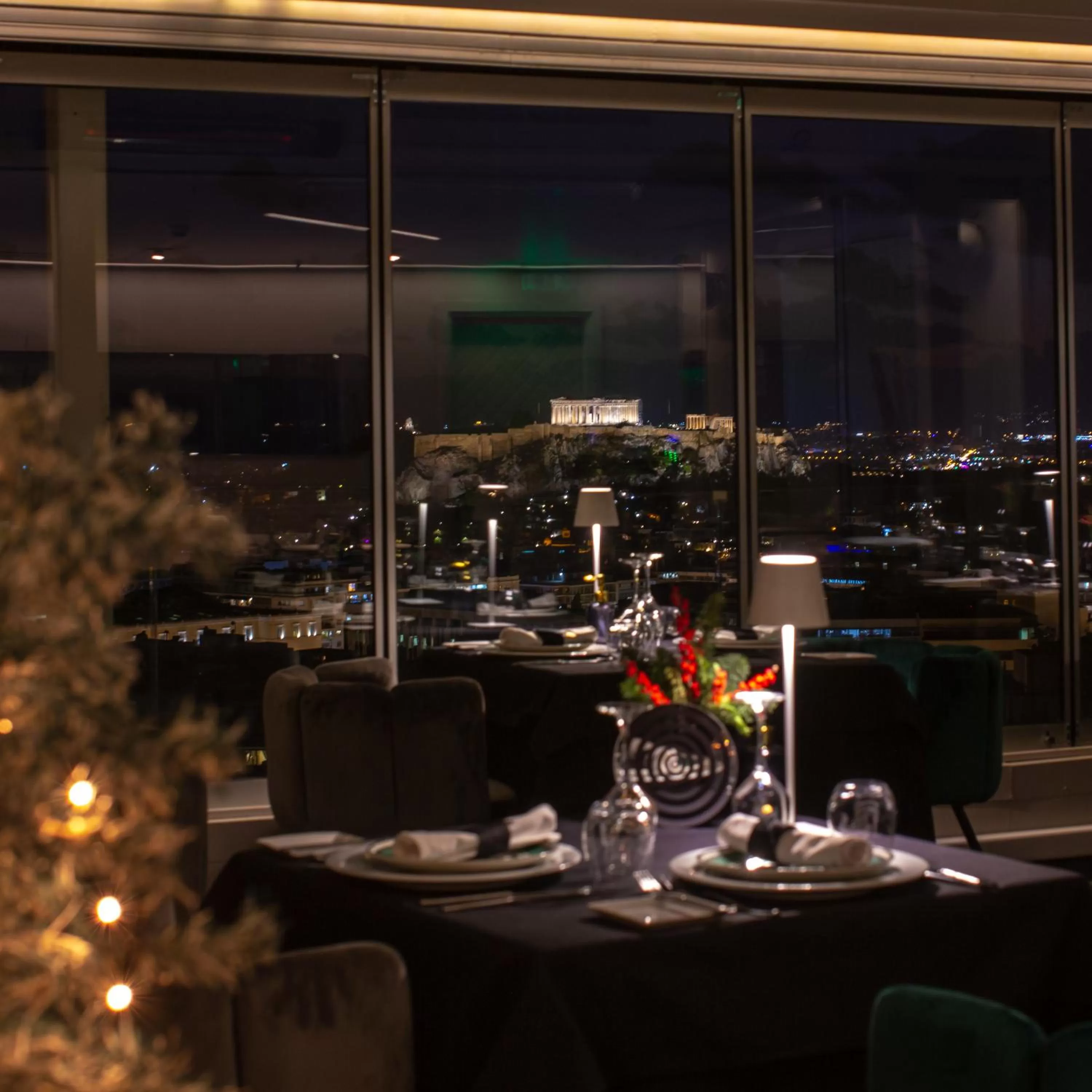 Restaurant/places to eat in St George Lycabettus Lifestyle Hotel