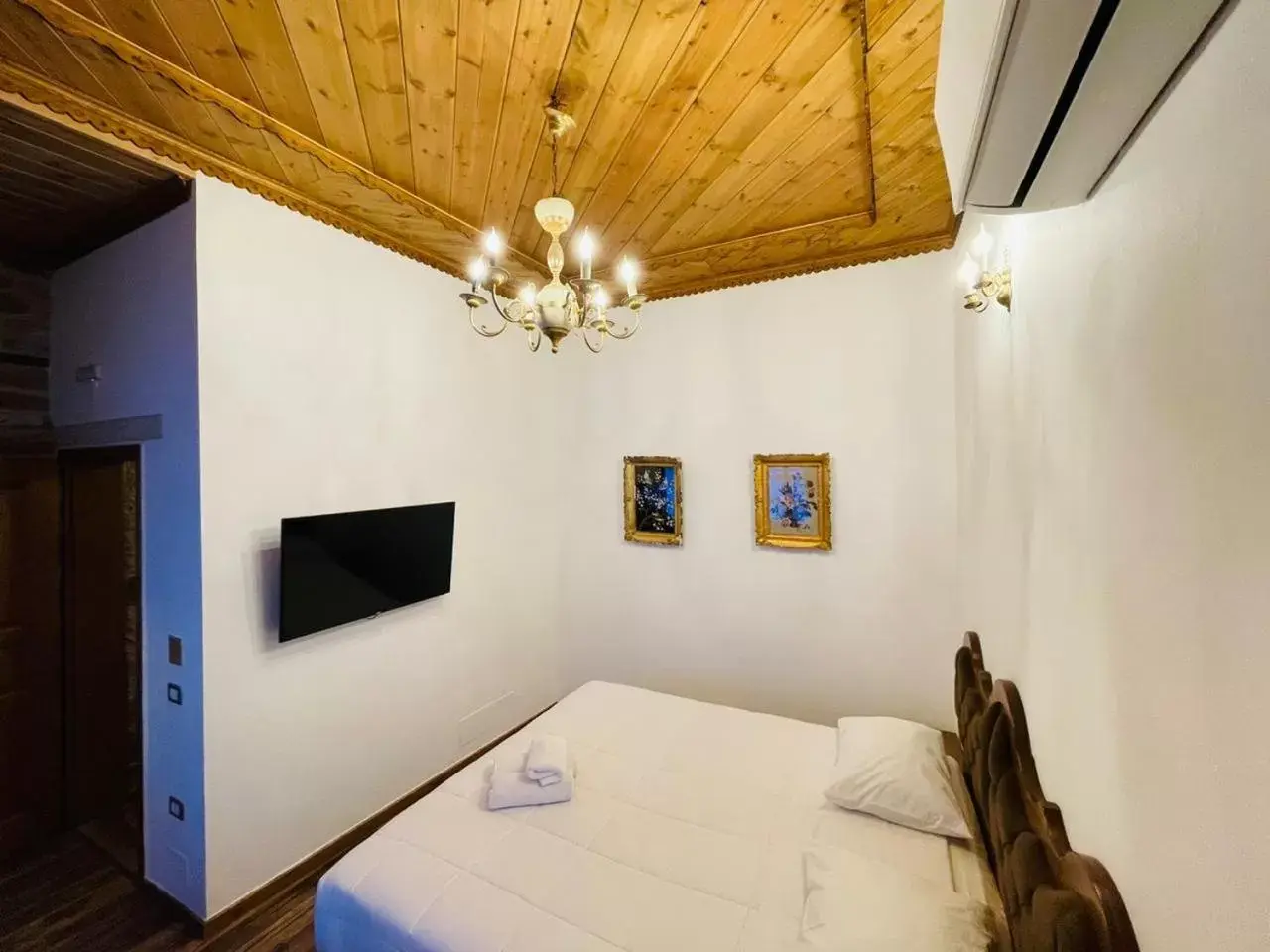 Standard Double or Twin Room in Hotel Praga Standard Double or Twin Room in Hotel Praga