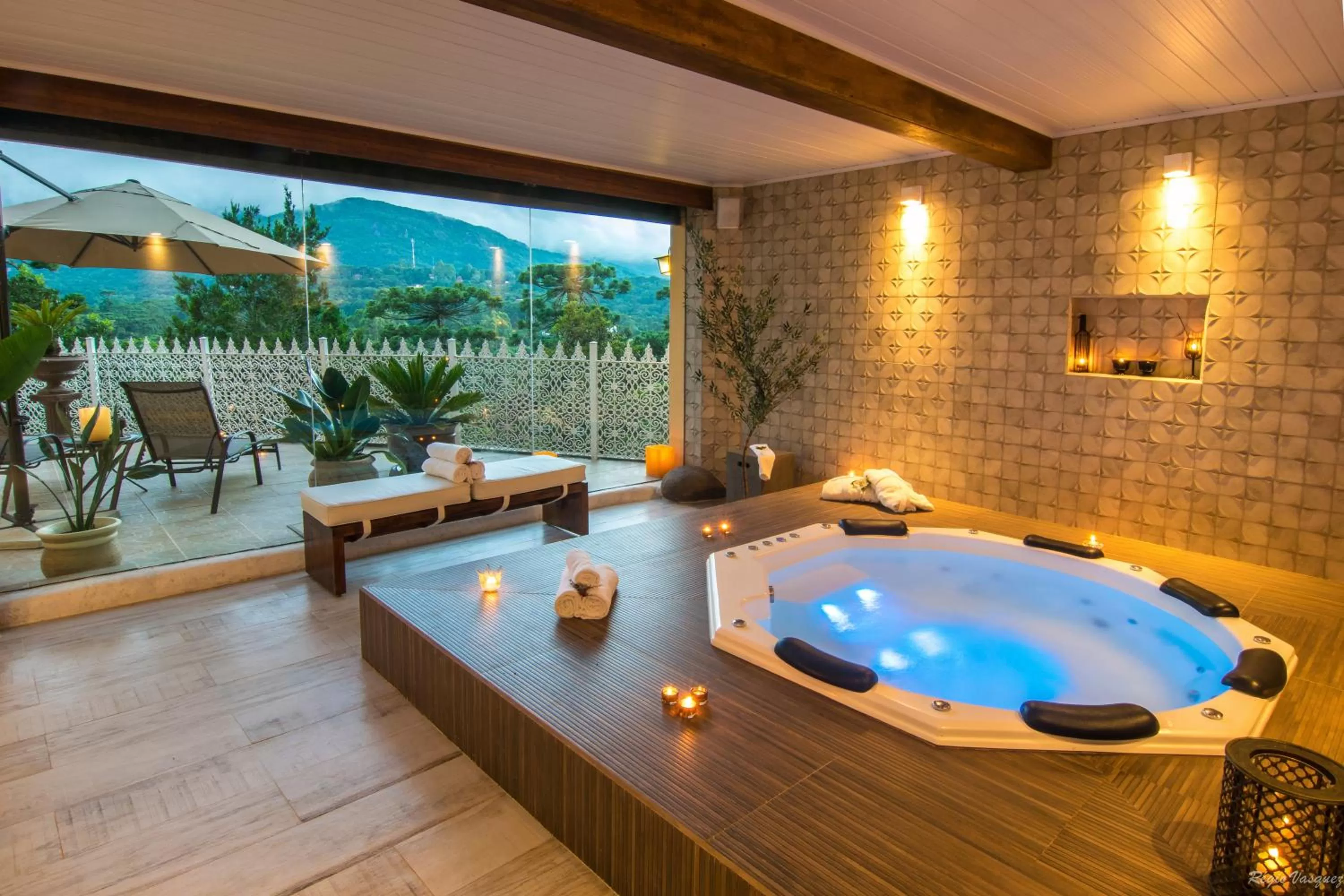Hot Tub in Pousada Ricanto Amore Mio