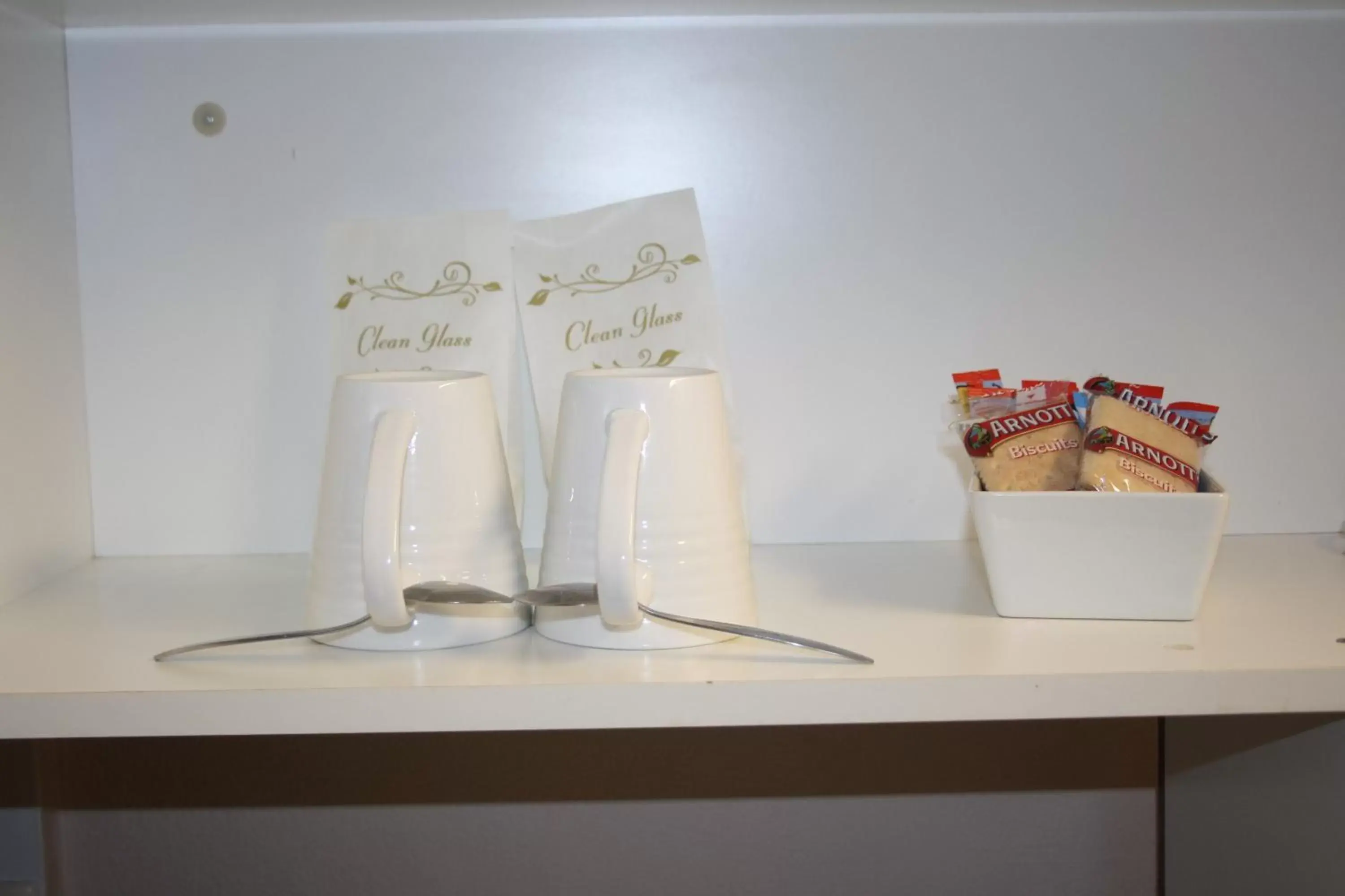 Deluxe Double Room with Extra Bed in Bradman Motor Inn Deluxe Double Room with Extra Bed in Bradman Motor Inn