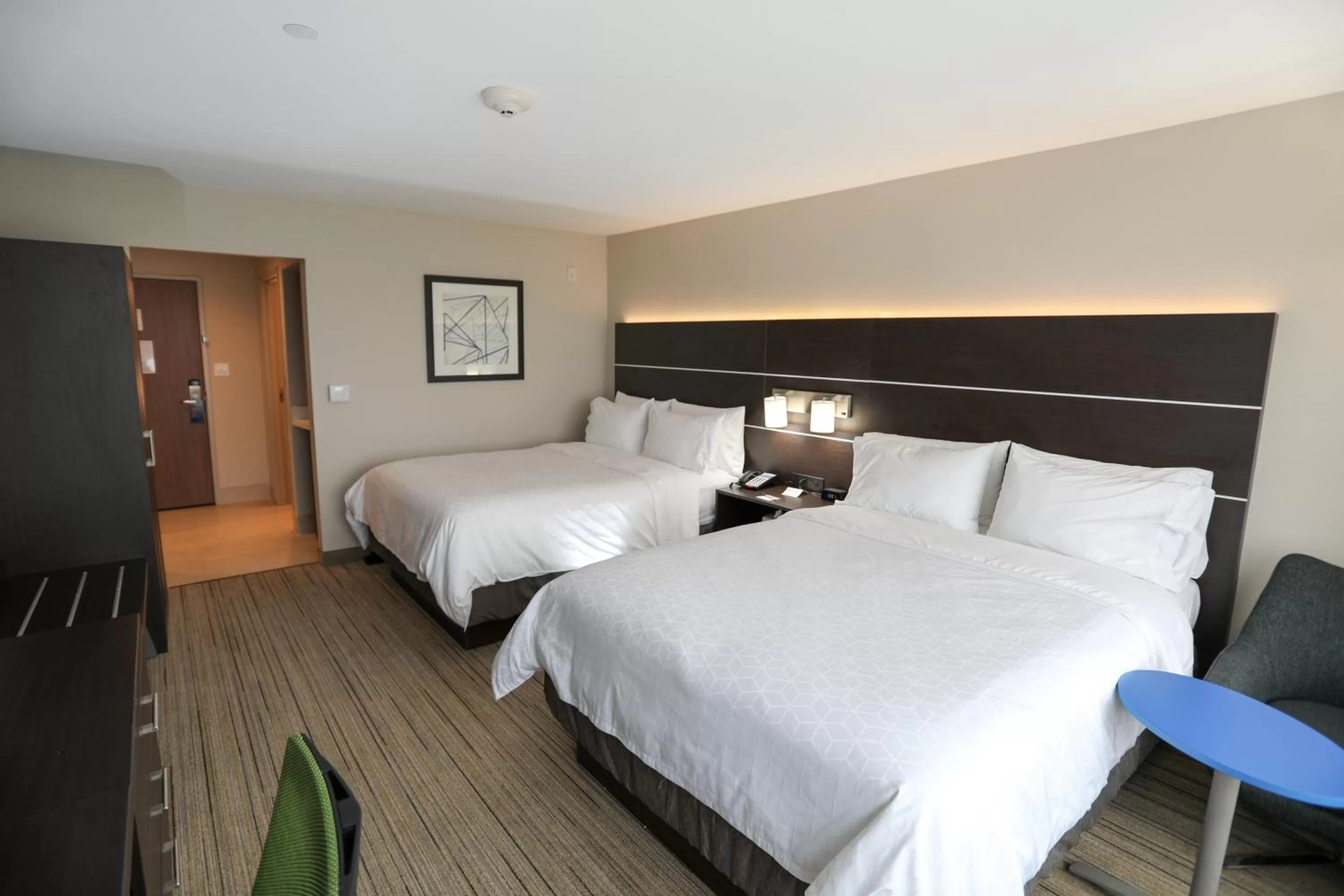 Photo of the whole room, Bed in Holiday Inn Express & Suites - Forney by IHG