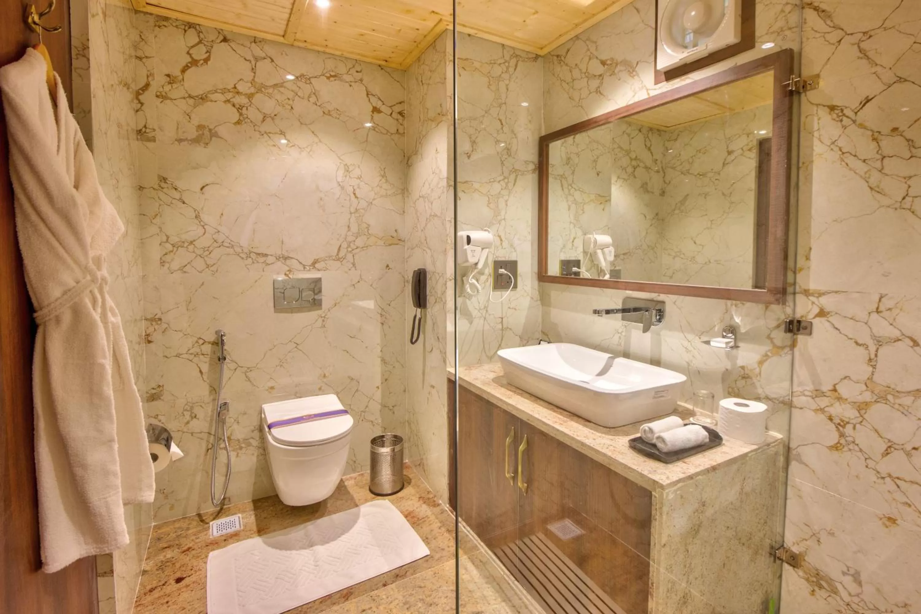 Bathroom in Span Resort and Spa, Manali