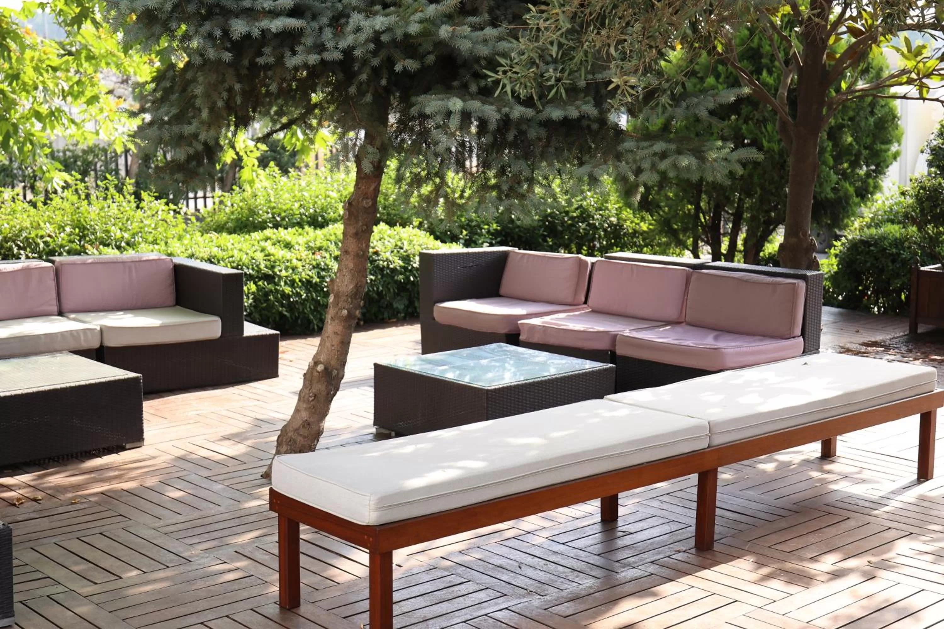 Patio in Nova Plaza Prime Hotel