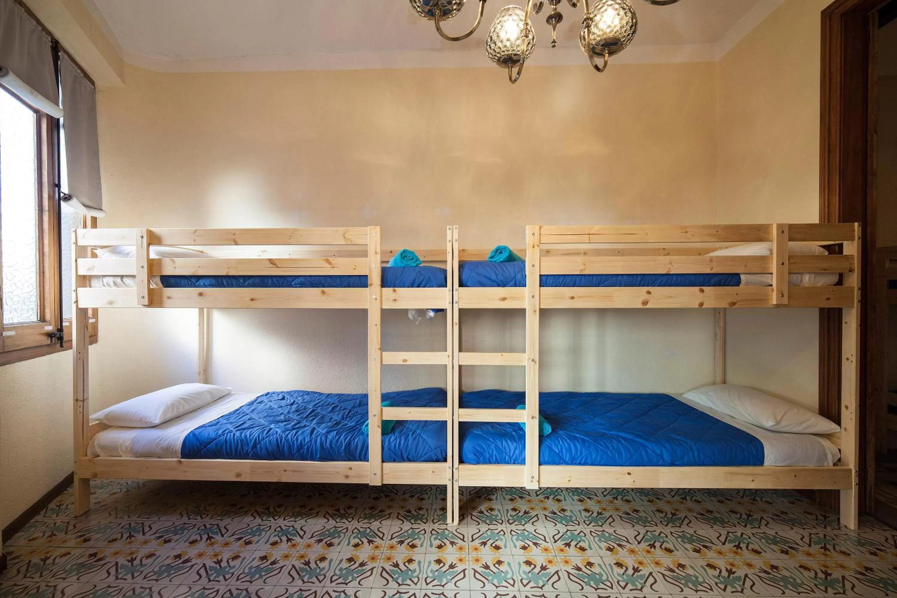 bunk bed, Bed in Bed in Girona